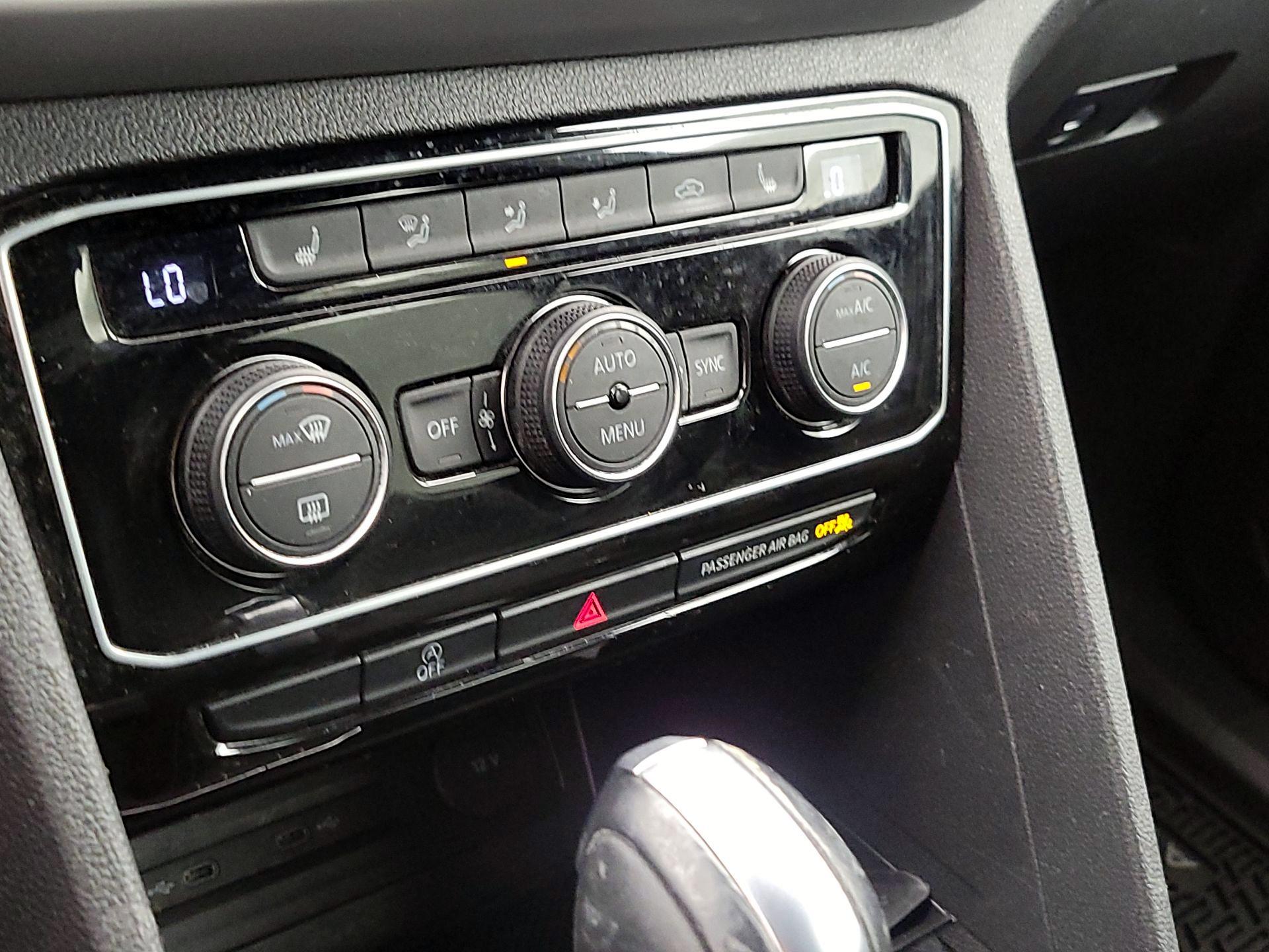 Thumbnail: 2023 Volkswagen Atlas - 16