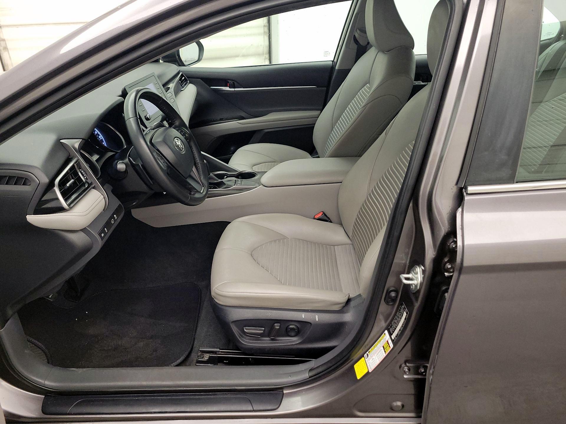 Thumbnail: 2022 Toyota Camry - 11