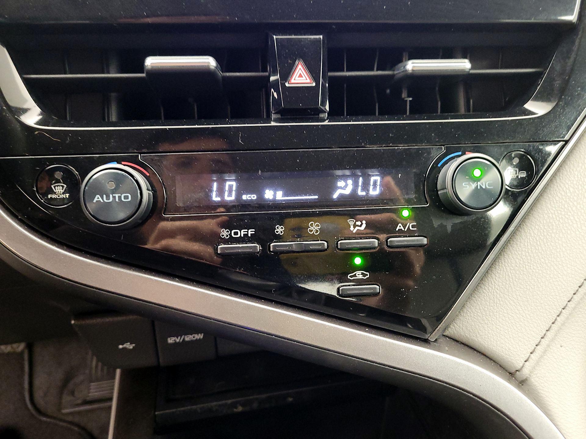 Thumbnail: 2022 Toyota Camry - 14