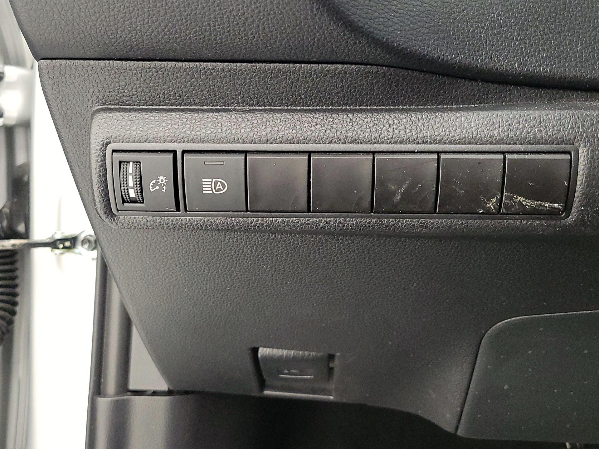 Thumbnail: 2025 Toyota Corolla - 13