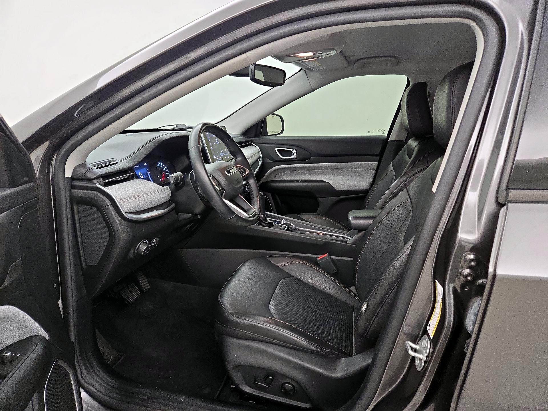 Thumbnail: 2022 Jeep Compass - 11