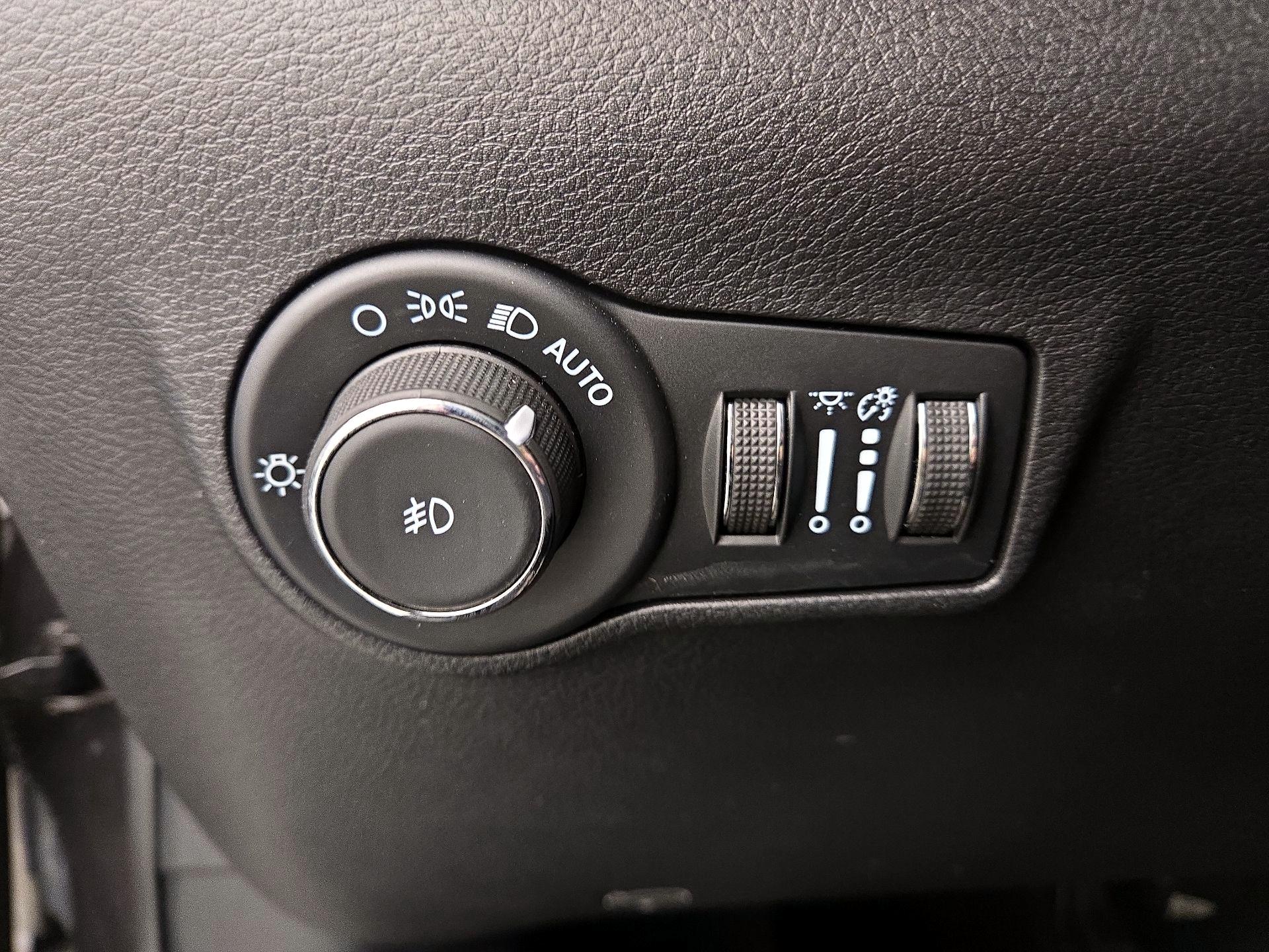 Thumbnail: 2022 Jeep Compass - 13