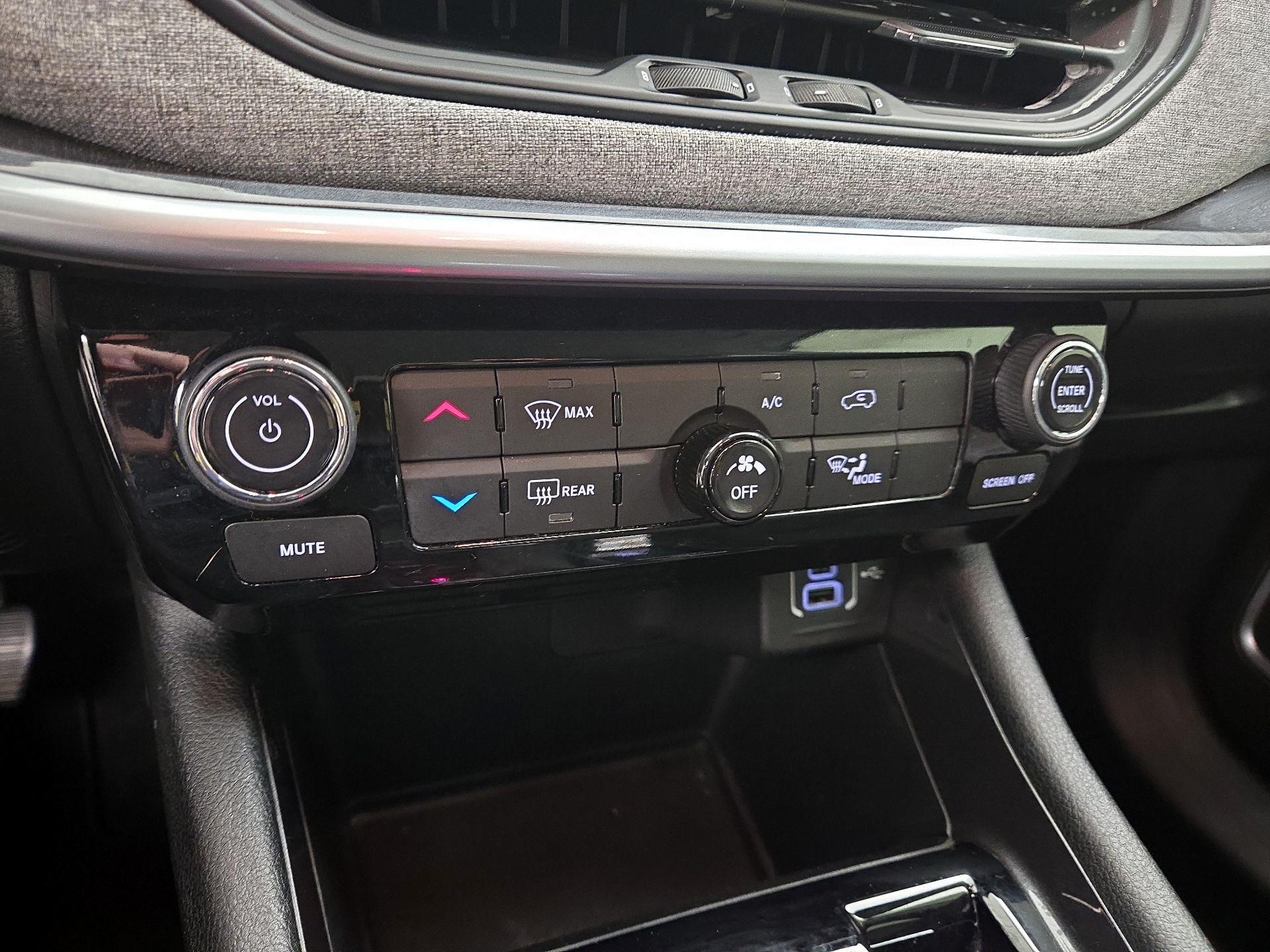 Thumbnail: 2022 Jeep Compass - 16