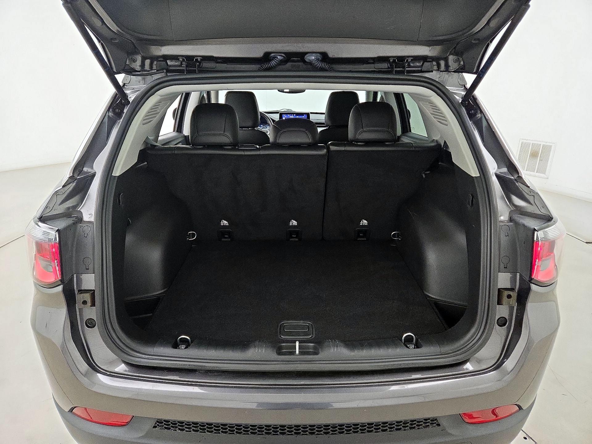 Thumbnail: 2022 Jeep Compass - 20