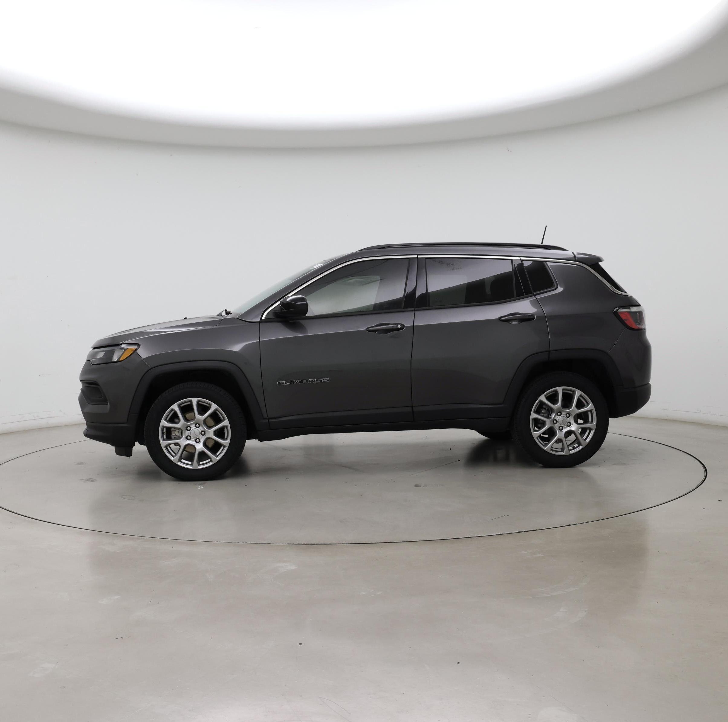 Thumbnail: 2022 Jeep Compass - 3
