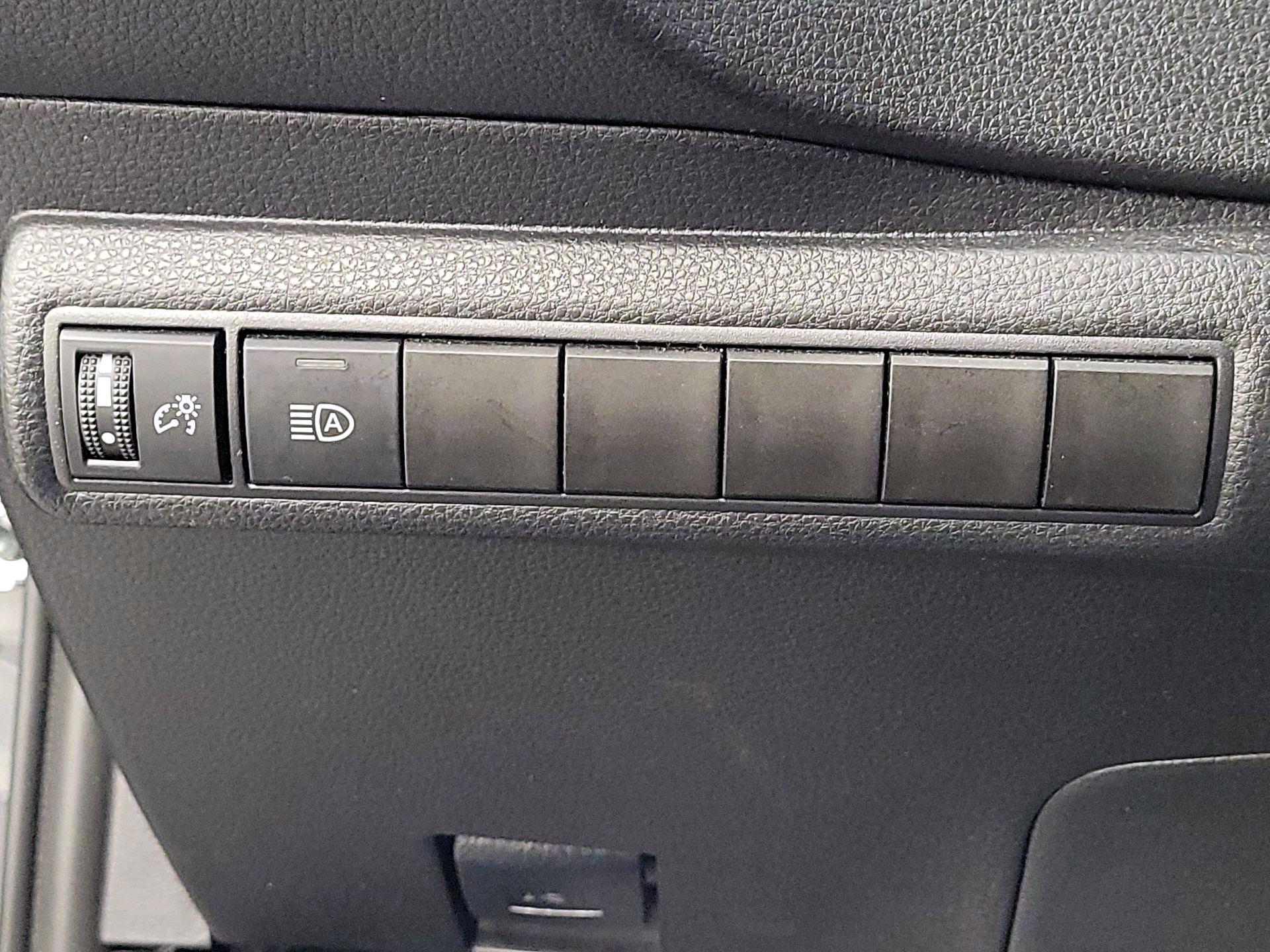 Thumbnail: 2025 Toyota Corolla - 13