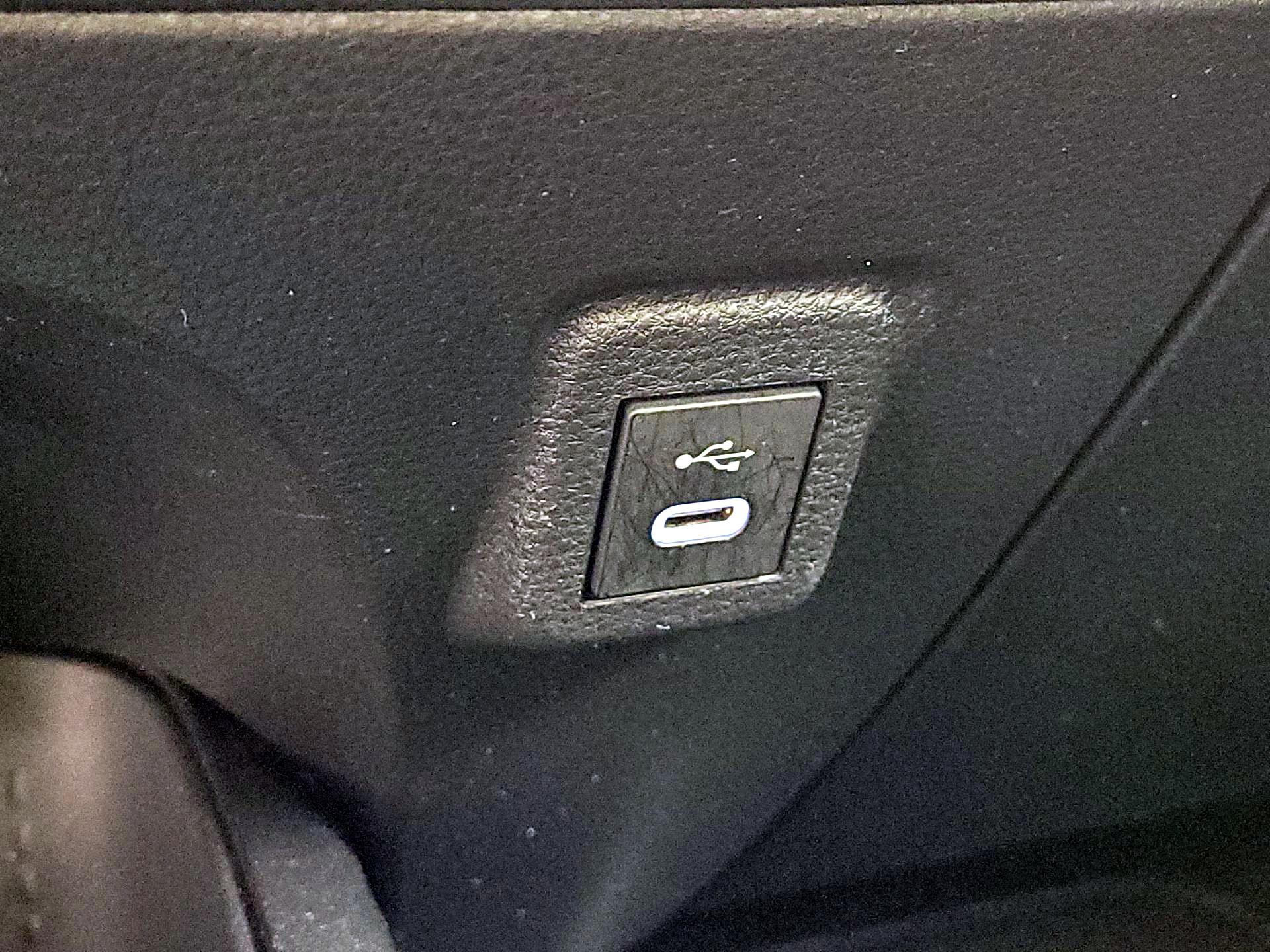 Thumbnail: 2025 Toyota Corolla - 18