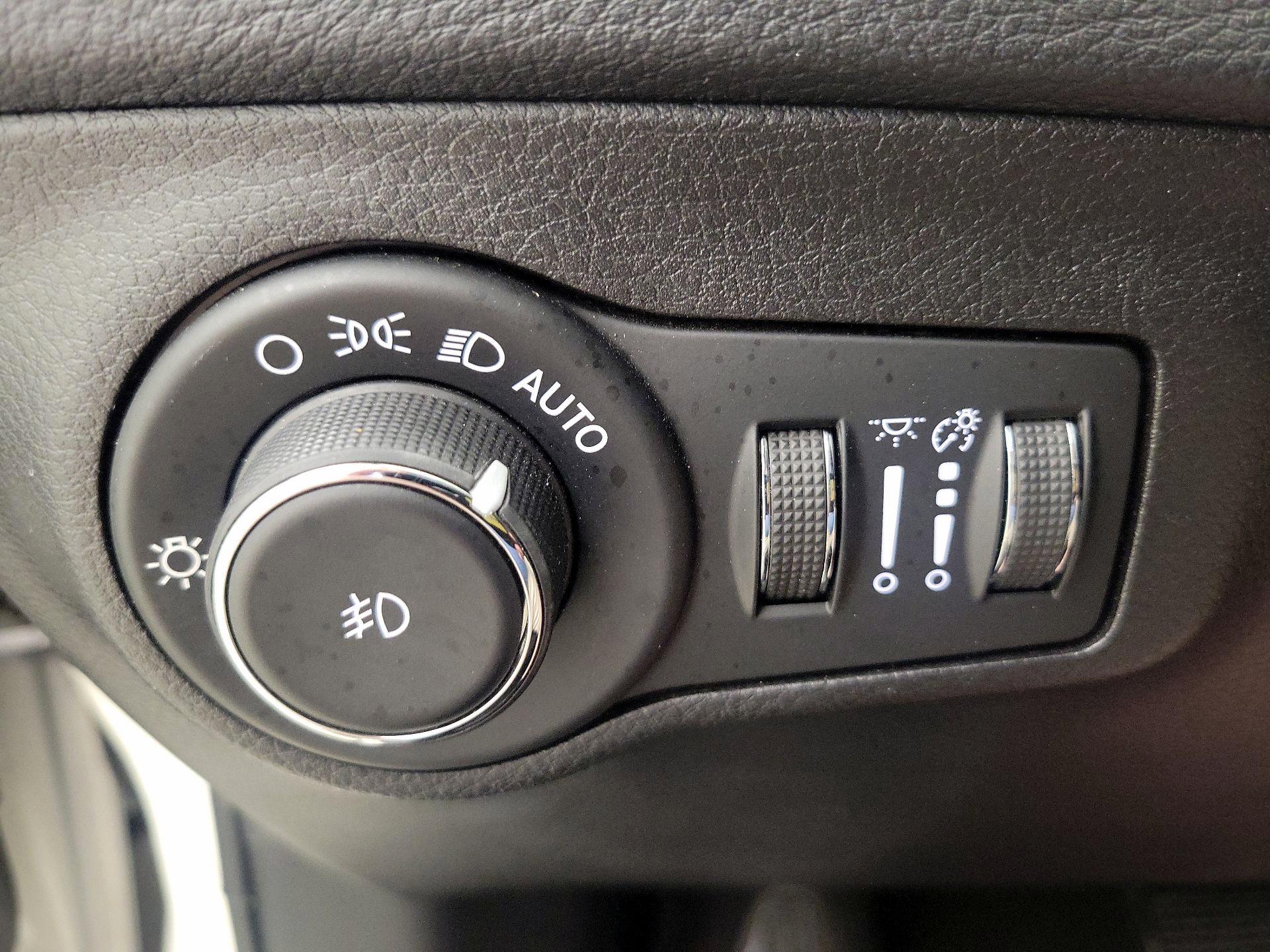 Thumbnail: 2020 Jeep Compass - 13