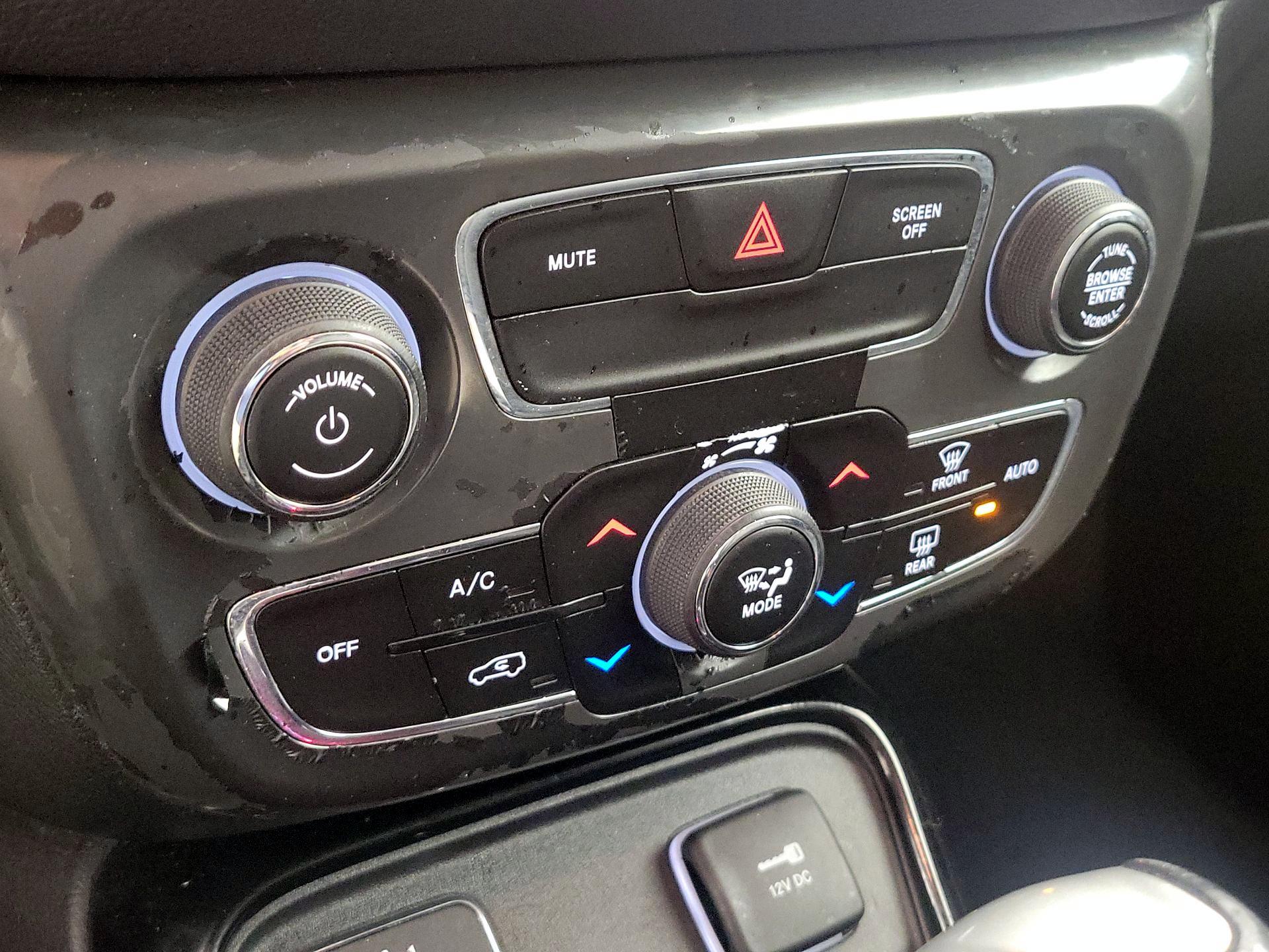 Thumbnail: 2020 Jeep Compass - 16