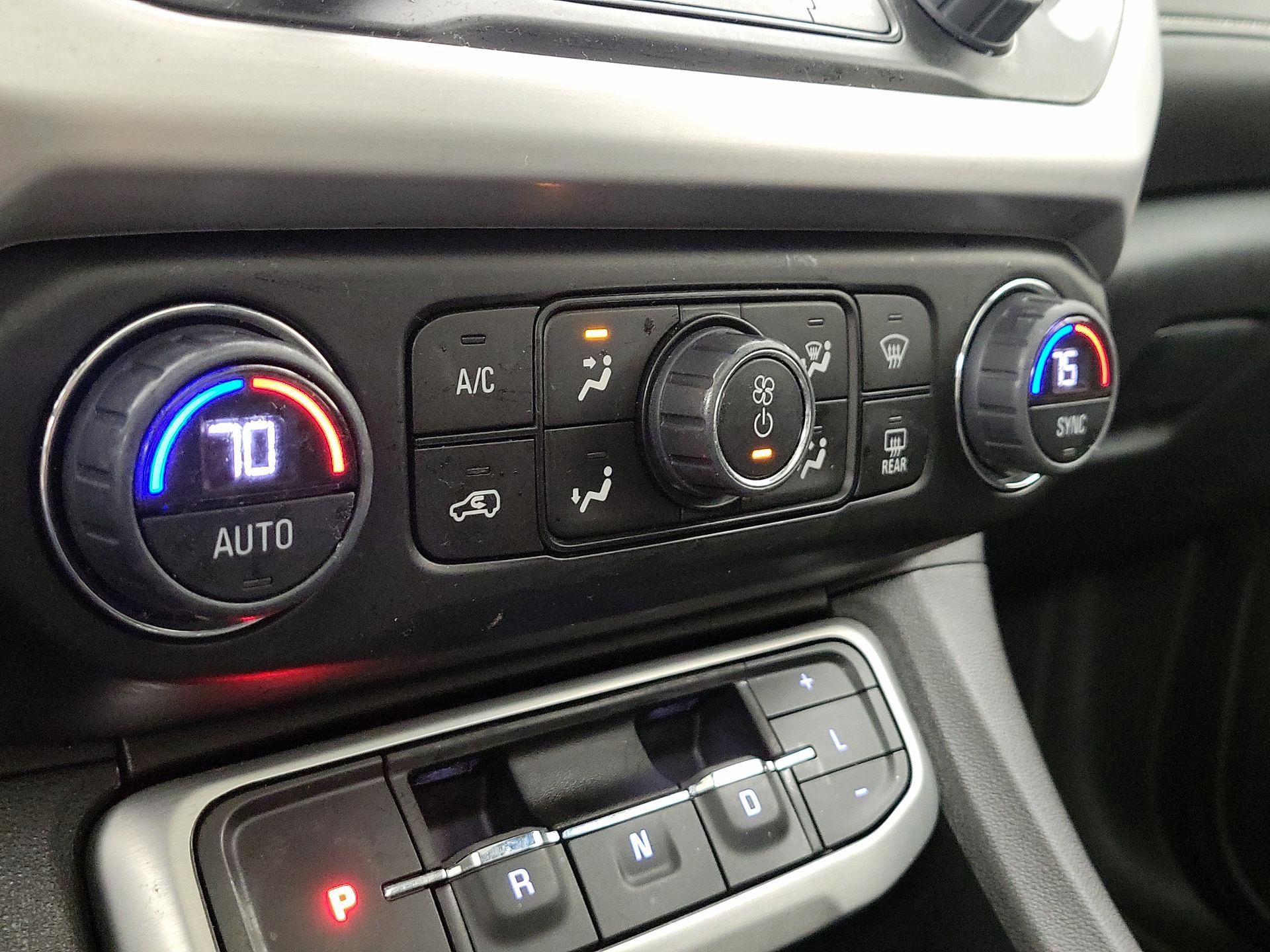 Thumbnail: 2023 GMC Acadia - 16