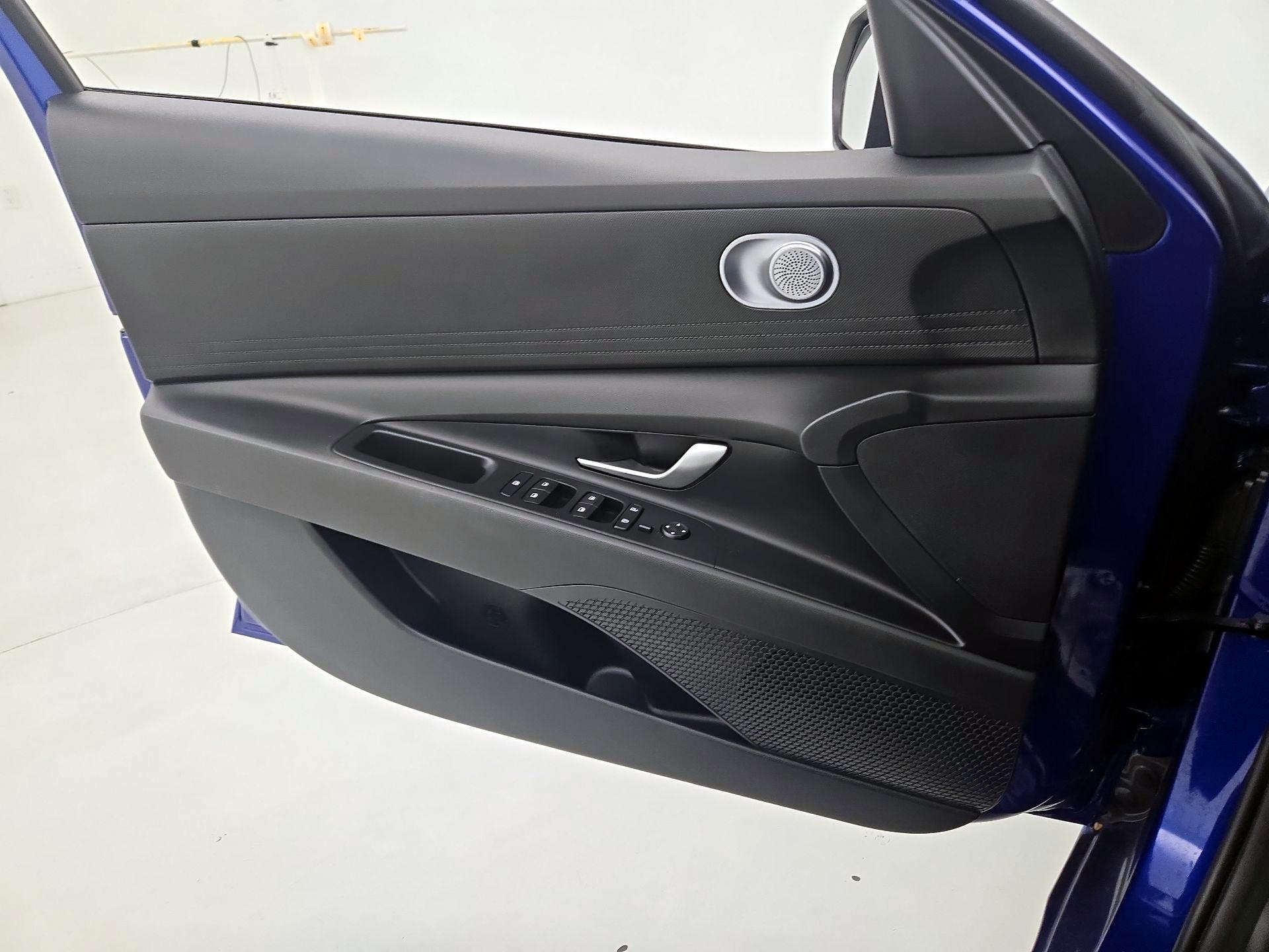 Thumbnail: 2023 Hyundai Elantra - 12