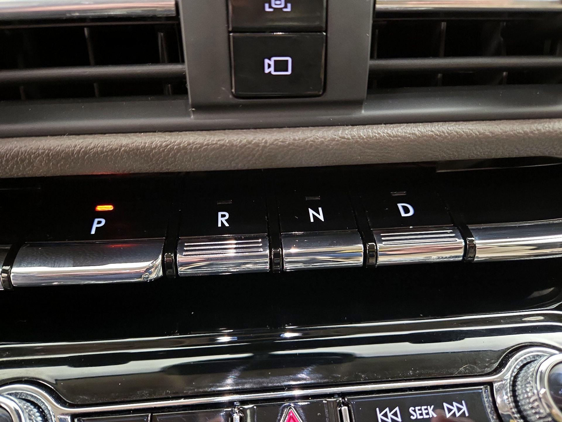 Thumbnail: 2022 Lincoln Corsair - 18