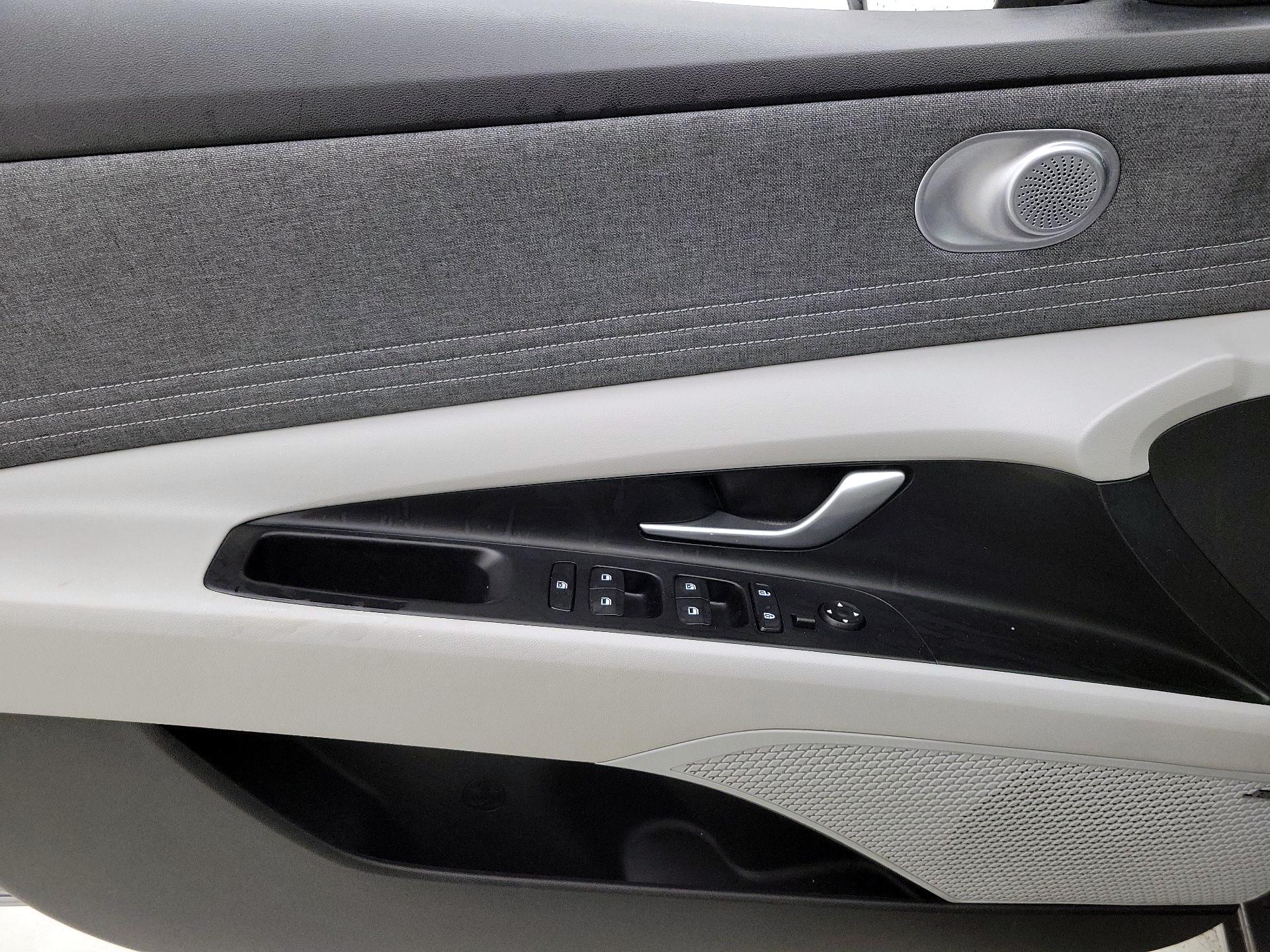 Thumbnail: 2023 Hyundai Elantra - 12