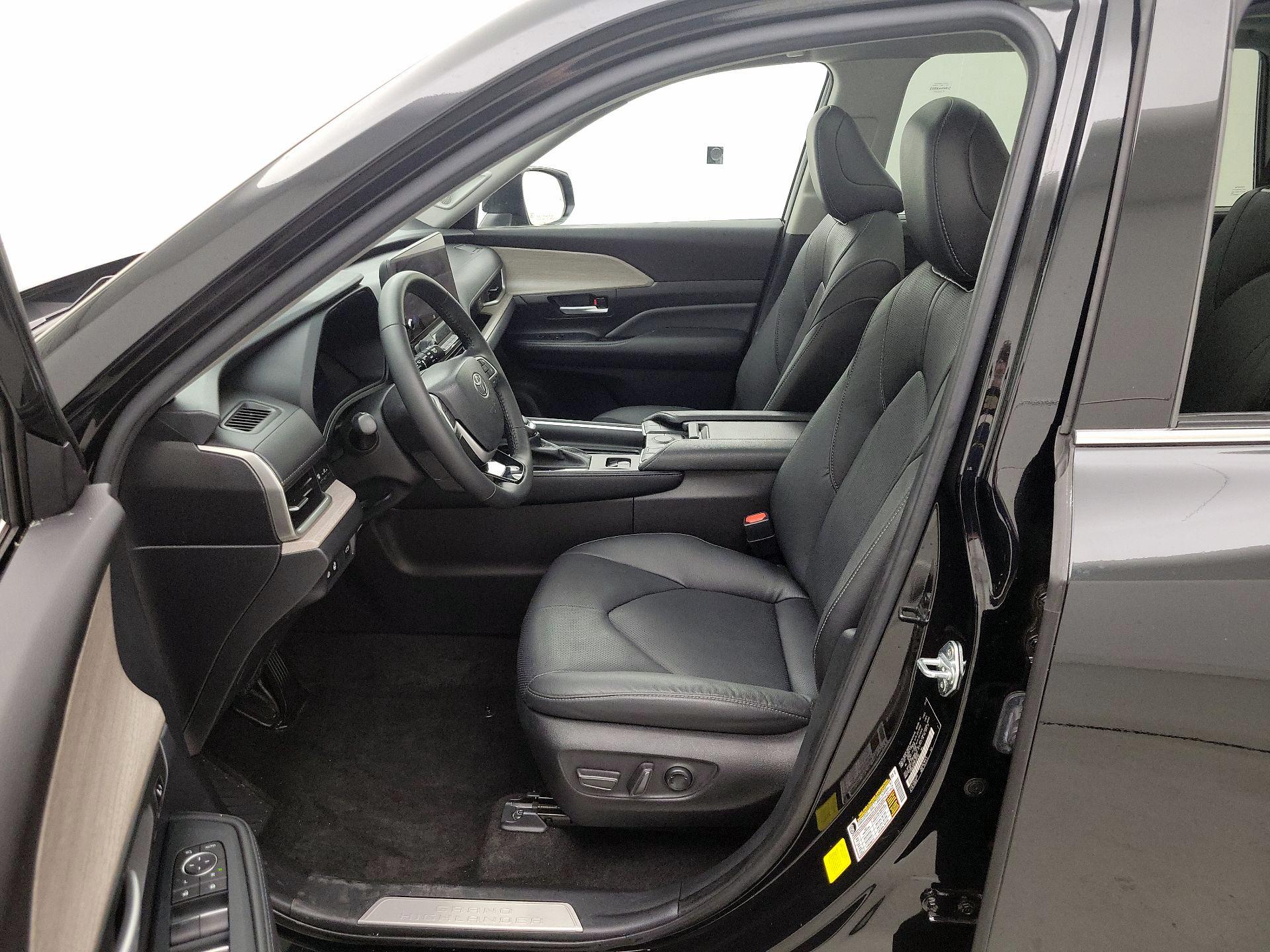 Thumbnail: 2024 Toyota Grand Highlander - 11