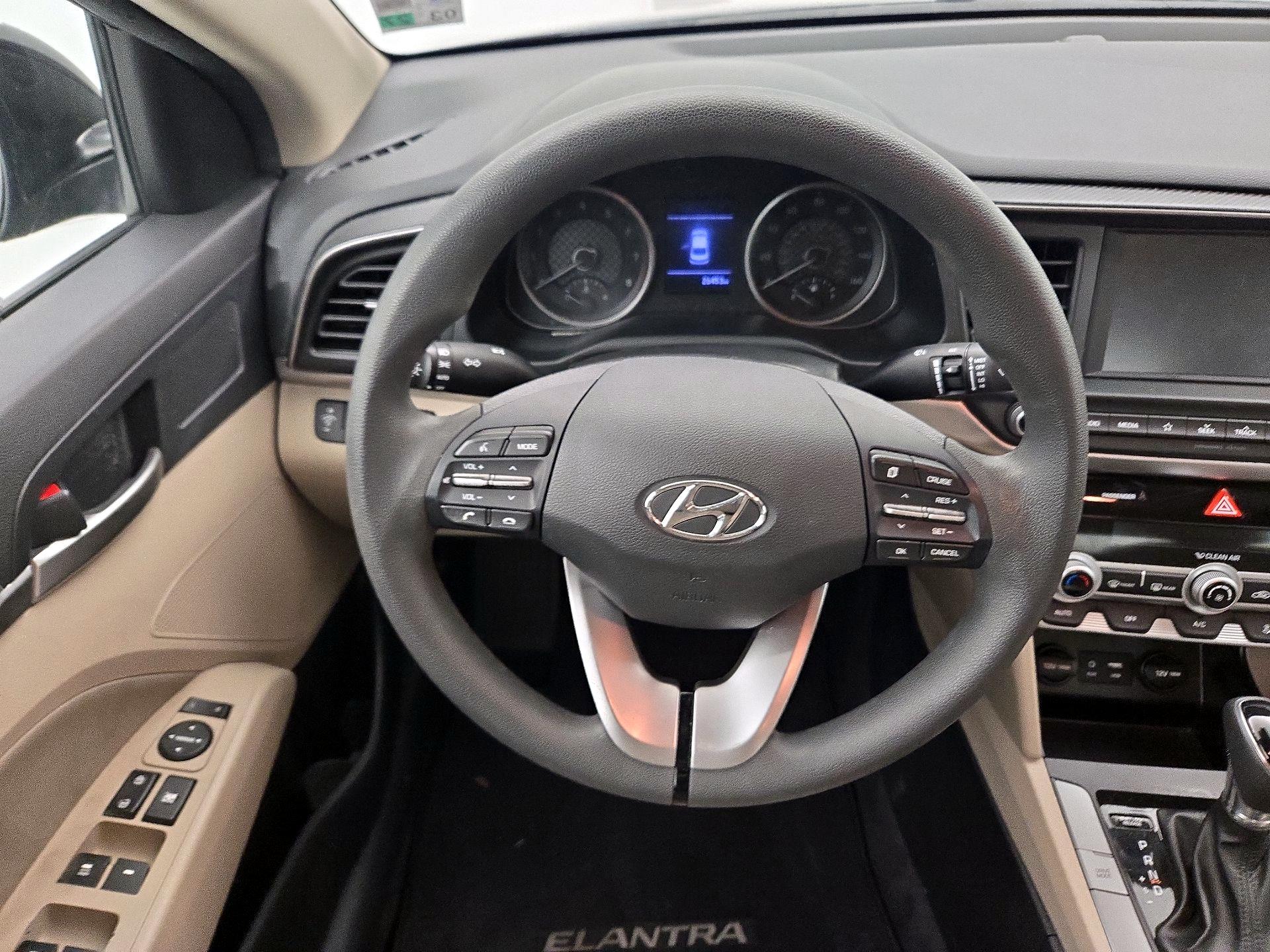 Thumbnail: 2020 Hyundai Elantra - 10