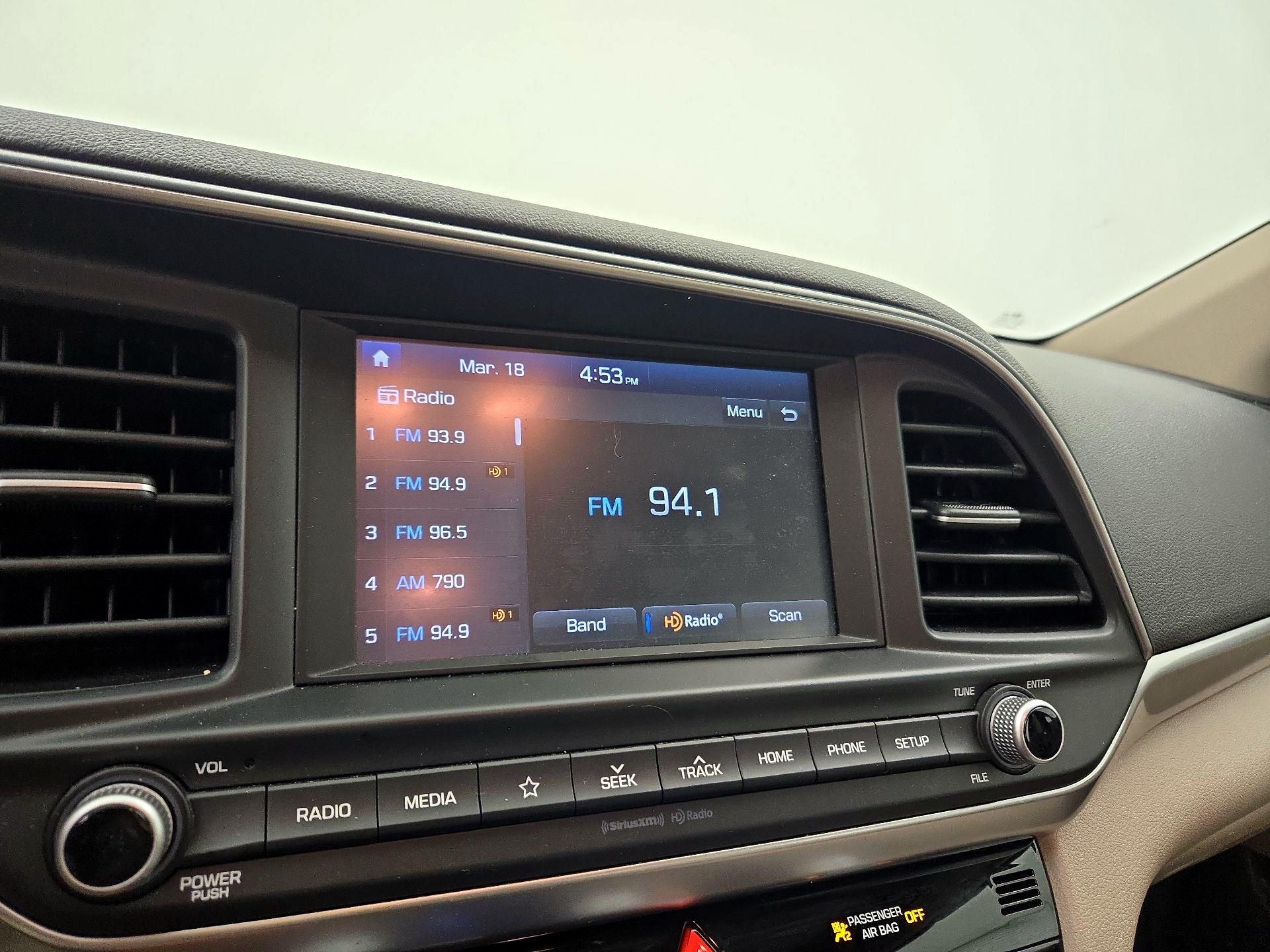 Thumbnail: 2020 Hyundai Elantra - 15