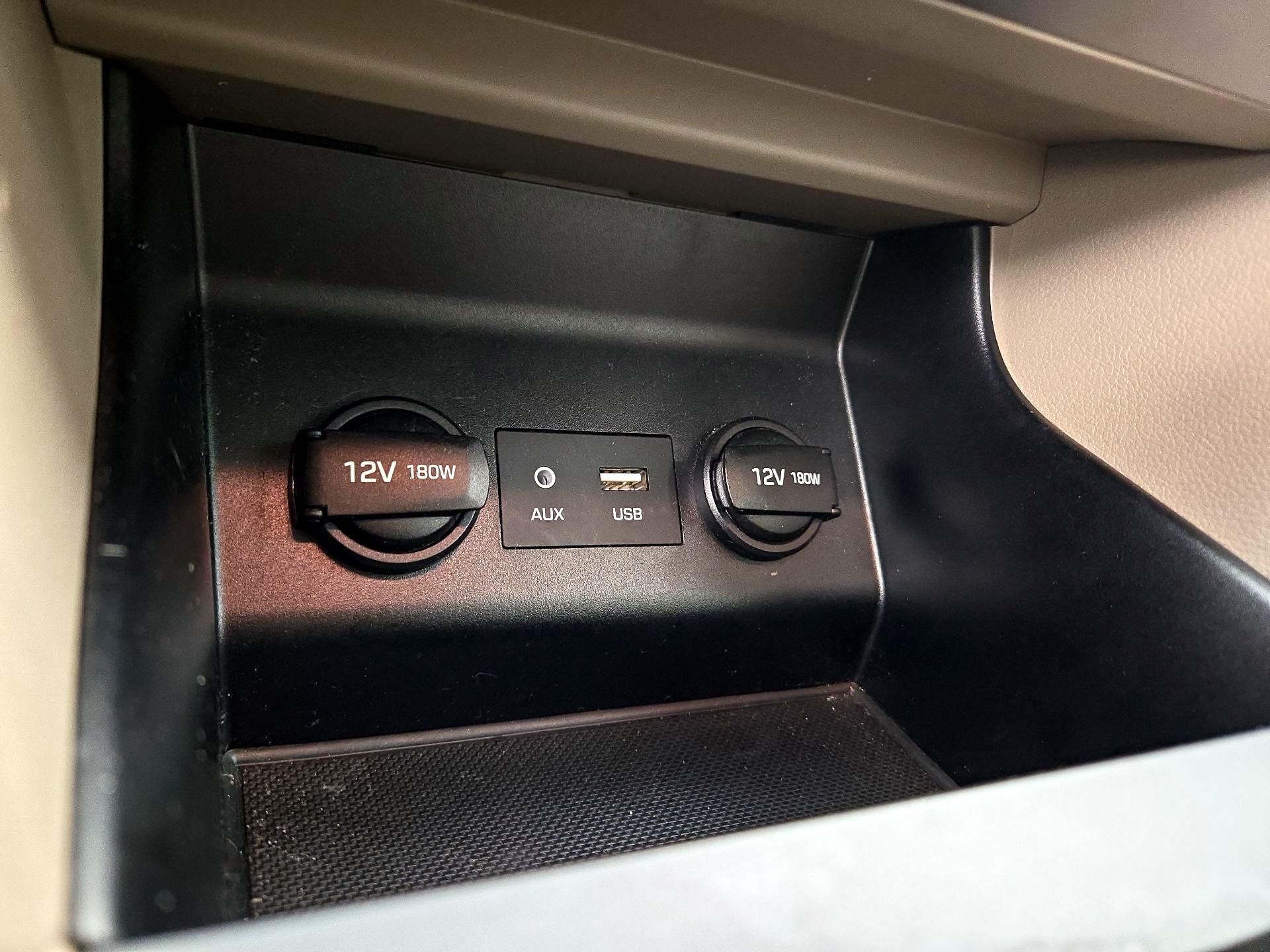 Thumbnail: 2020 Hyundai Elantra - 18