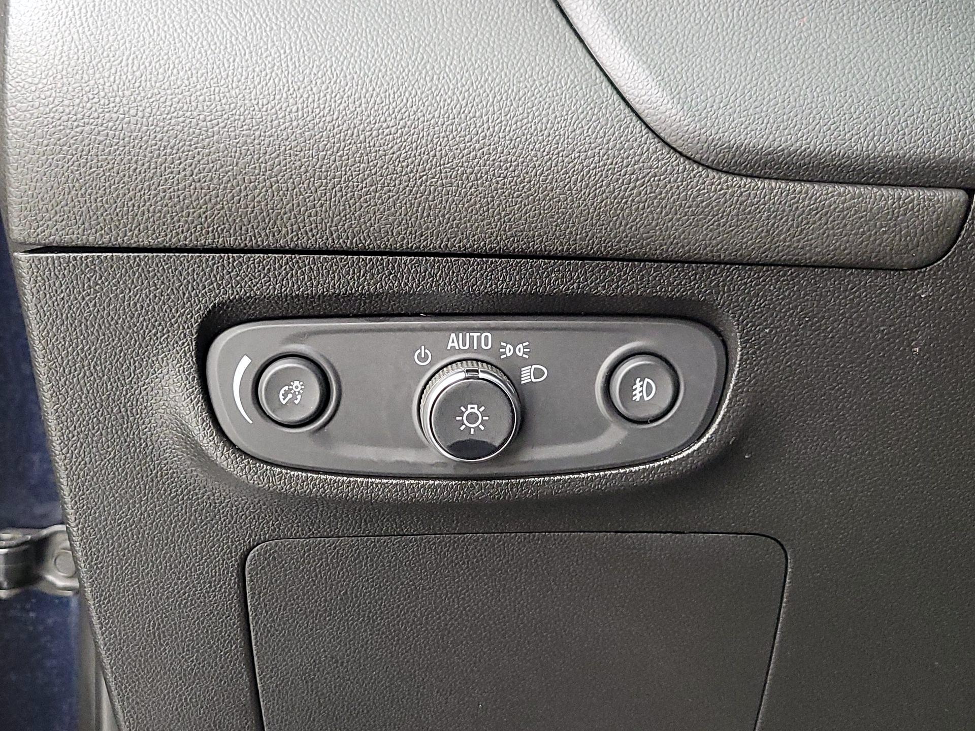 Thumbnail: 2020 Buick Encore GX - 13