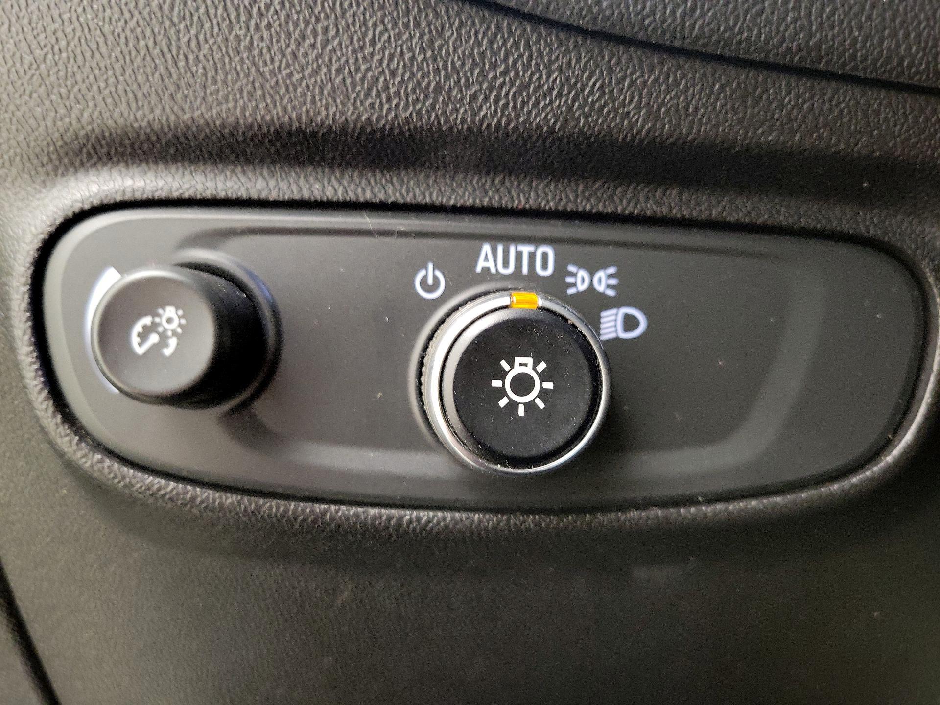 Thumbnail: 2020 Chevrolet Equinox - 13