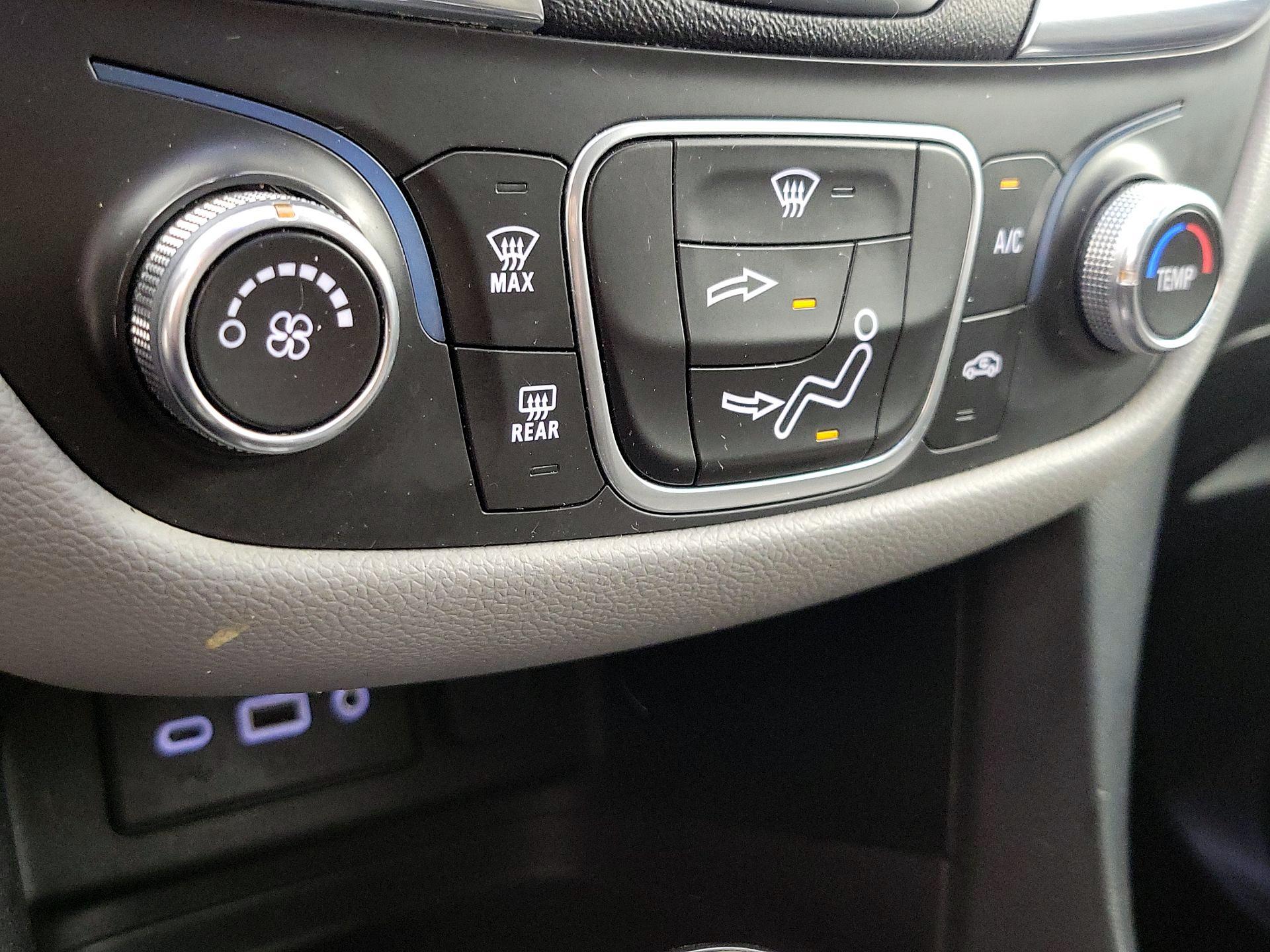 Thumbnail: 2020 Chevrolet Equinox - 16