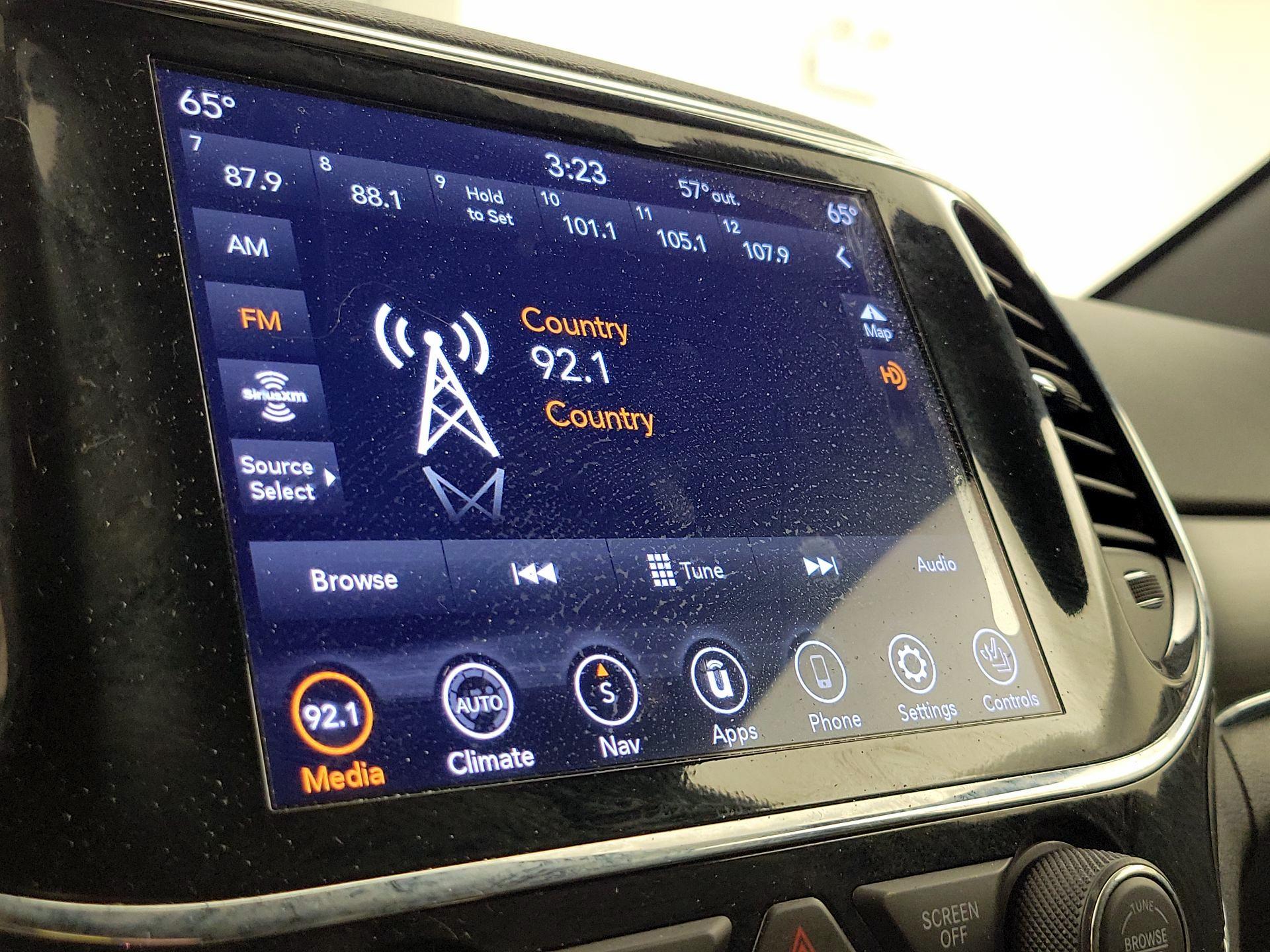 Thumbnail: 2022 Jeep Grand Cherokee - 16