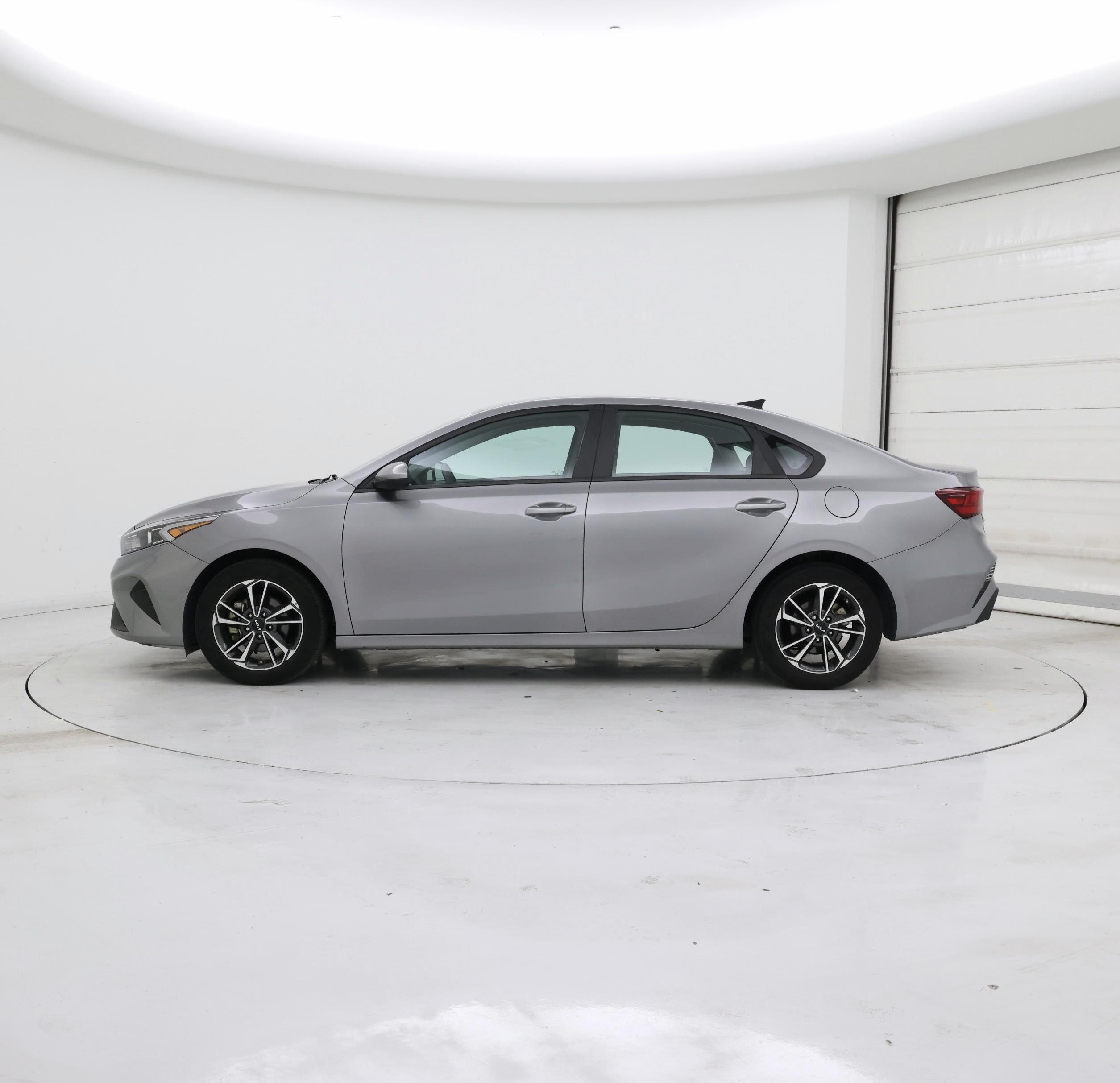 Thumbnail: 2023 Kia Forte - 3