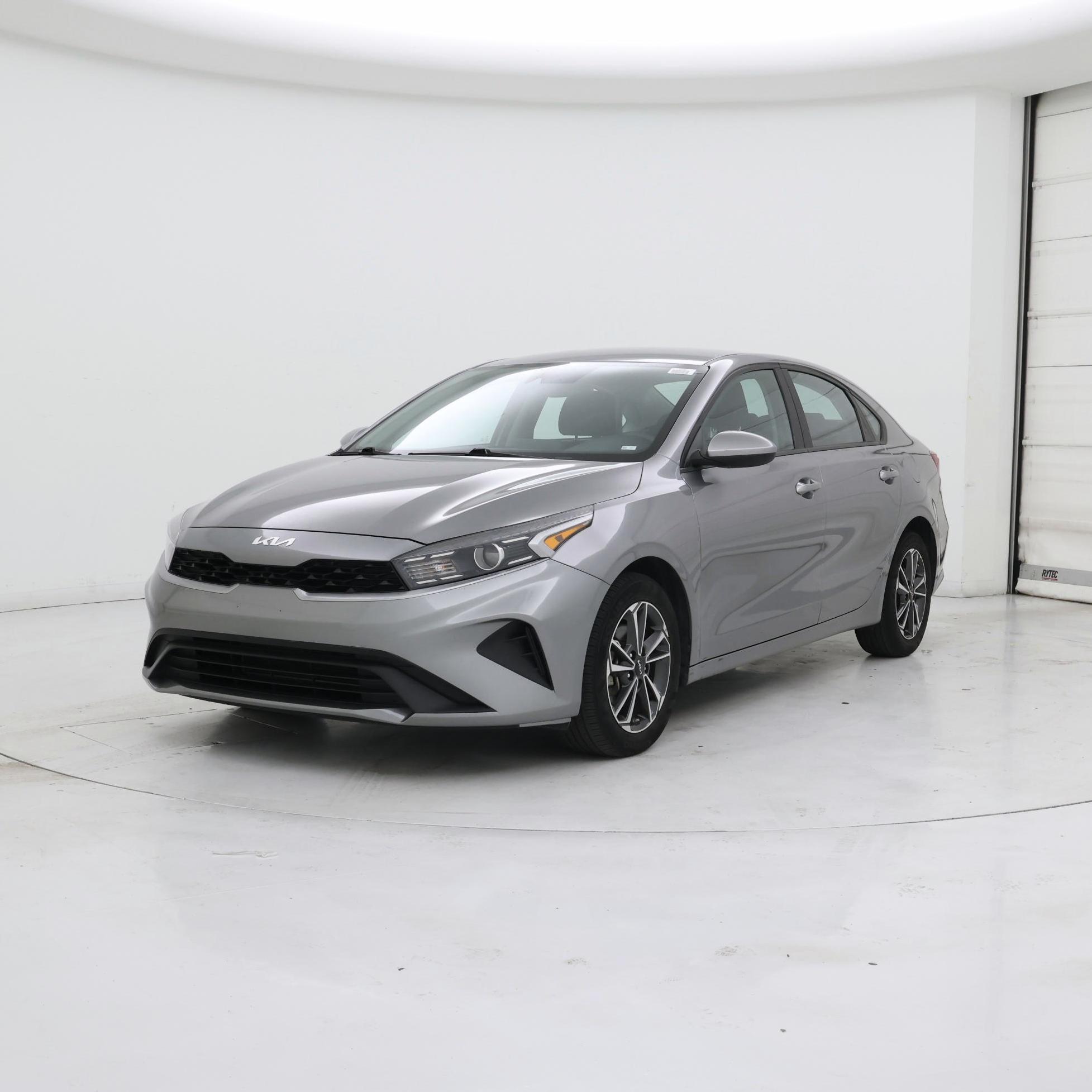 Thumbnail: 2023 Kia Forte - 4