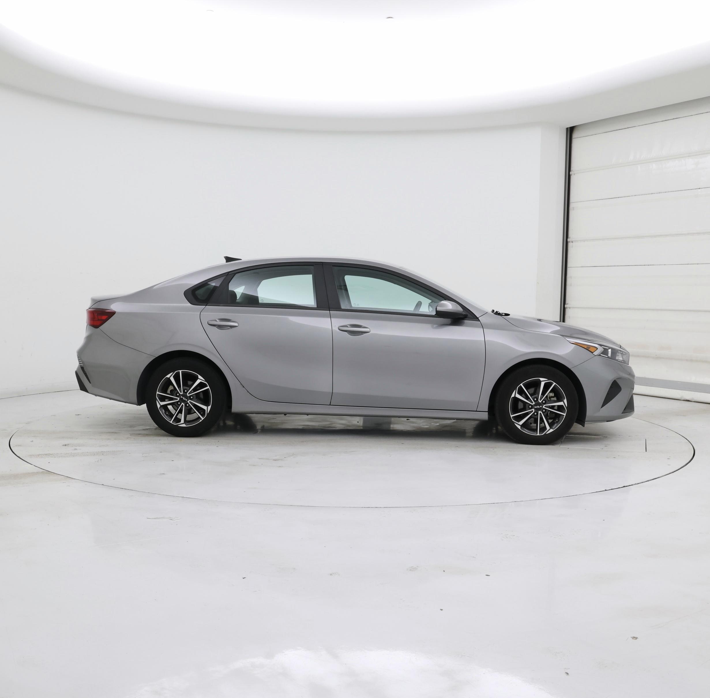 Thumbnail: 2023 Kia Forte - 7