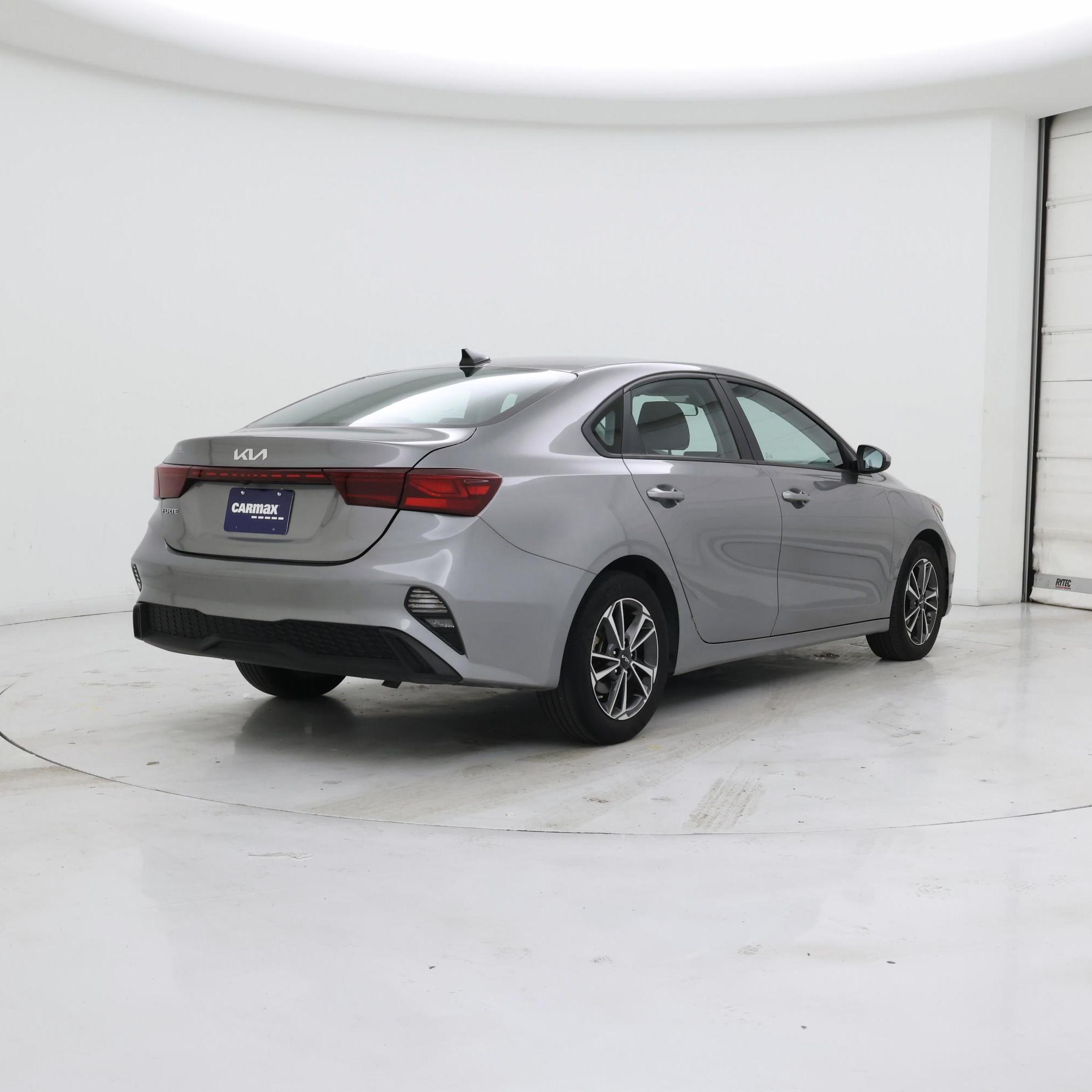 Thumbnail: 2023 Kia Forte - 8