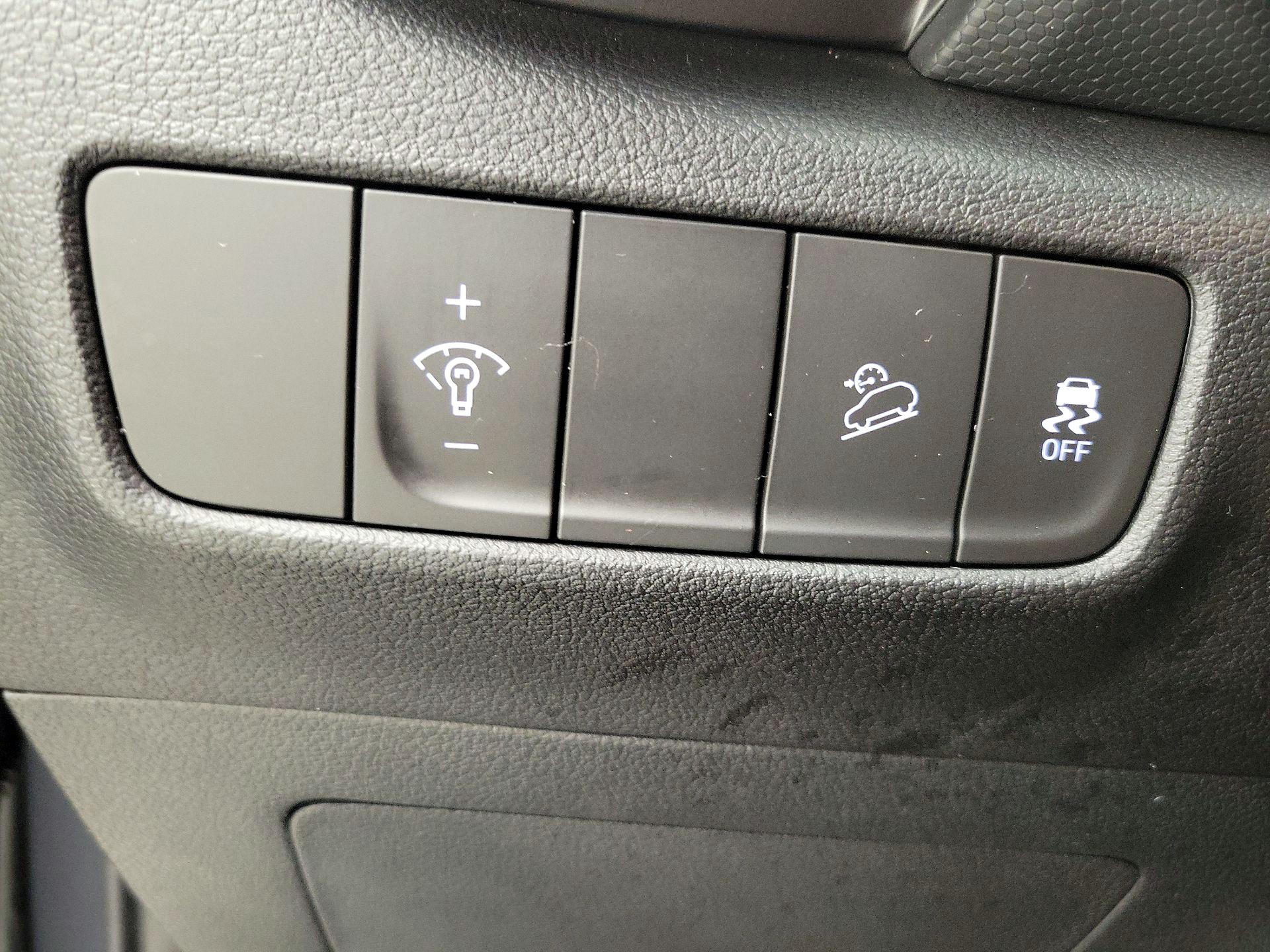 Thumbnail: 2023 Hyundai Kona - 13