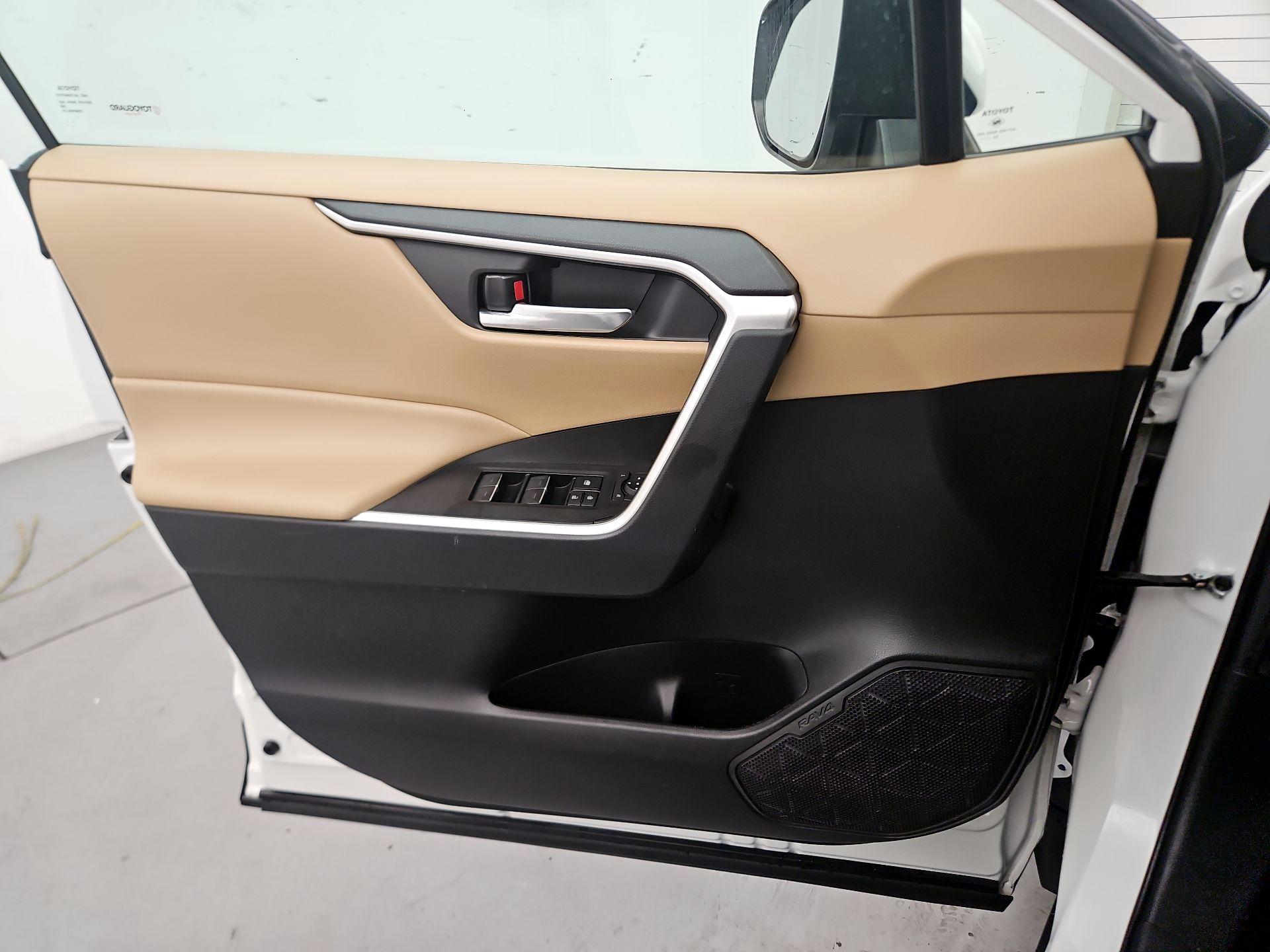 Thumbnail: 2023 Toyota RAV4 - 12