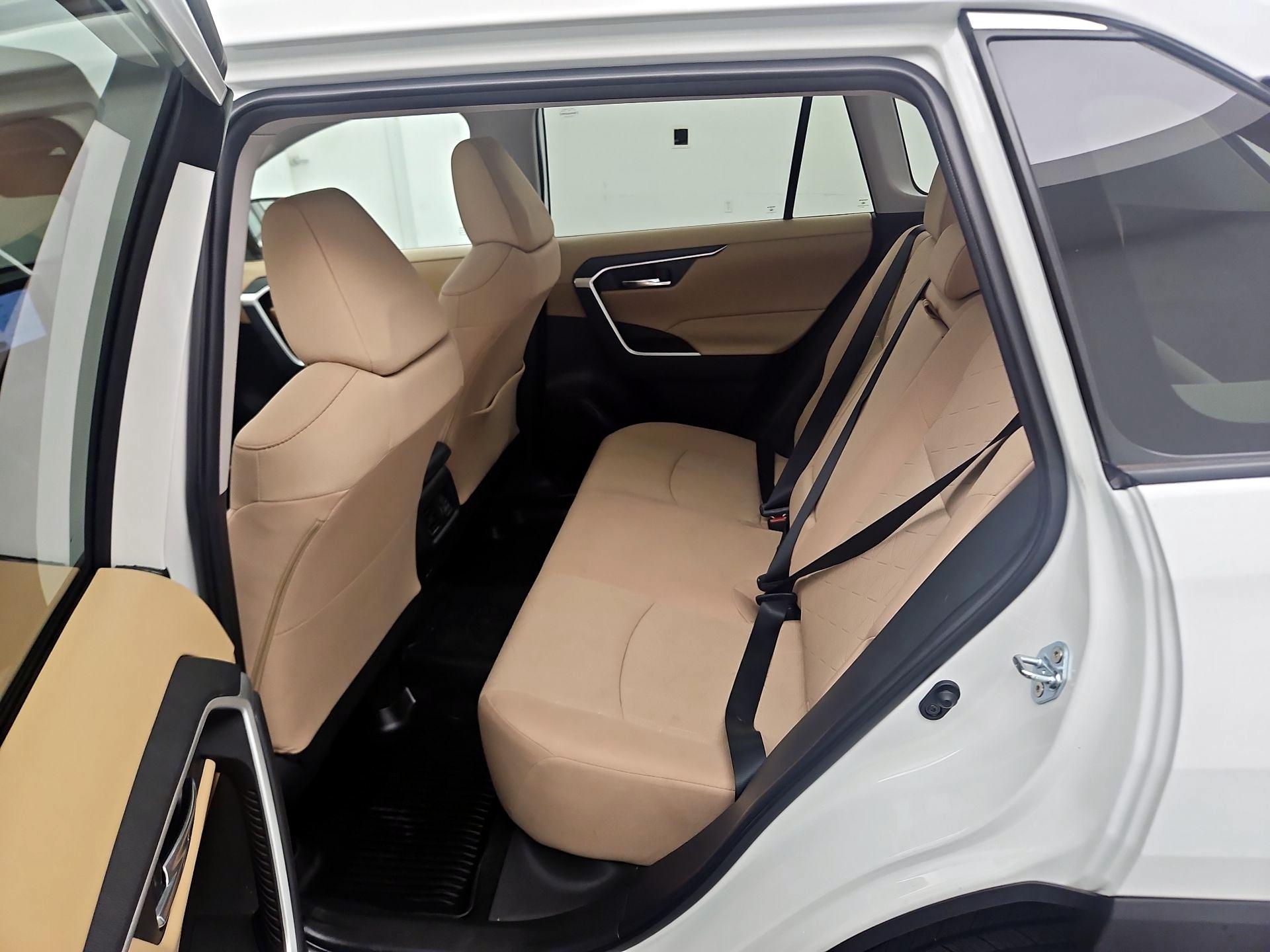 Thumbnail: 2023 Toyota RAV4 - 20