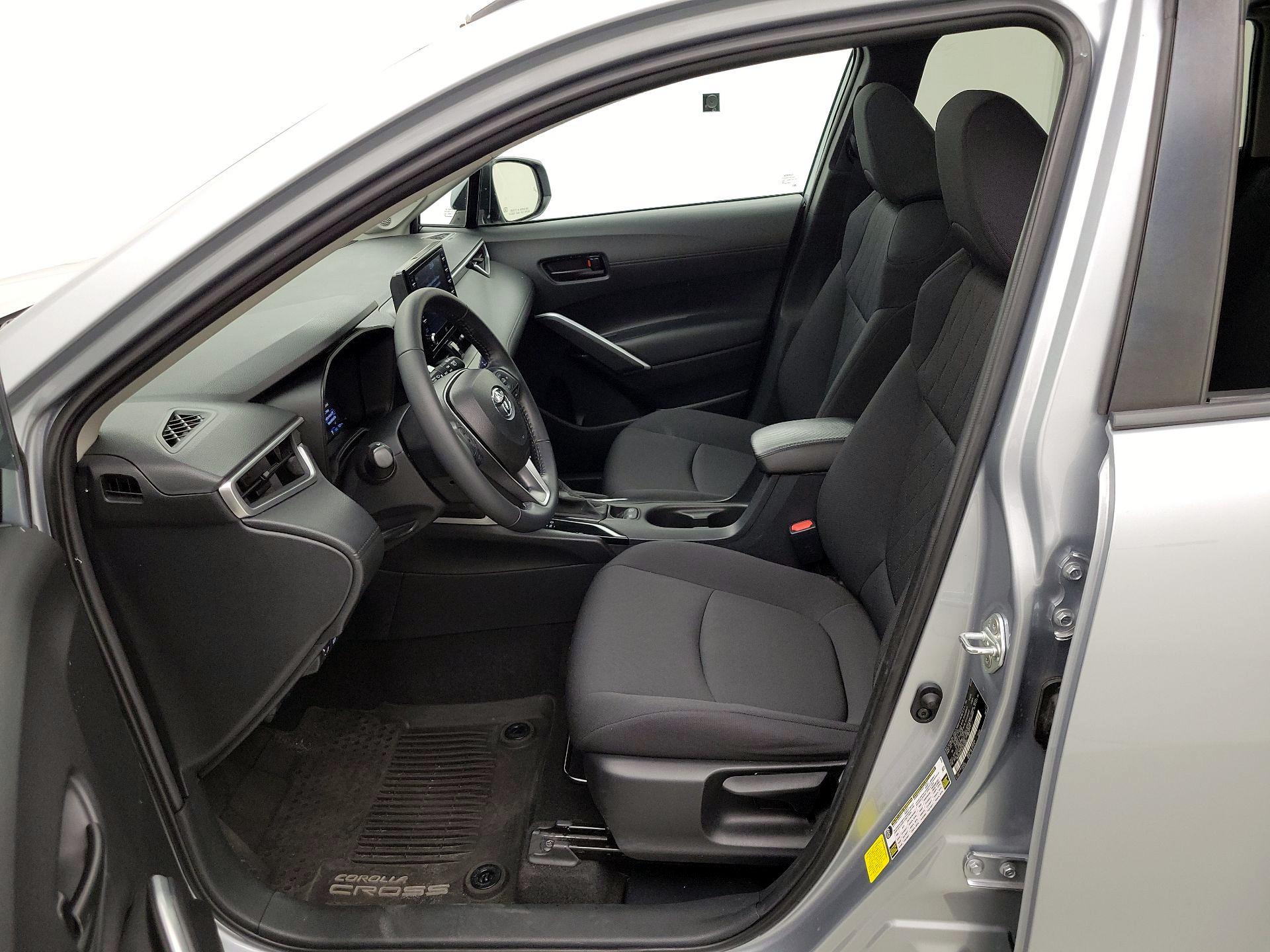 Thumbnail: 2022 Toyota Corolla Cross - 11