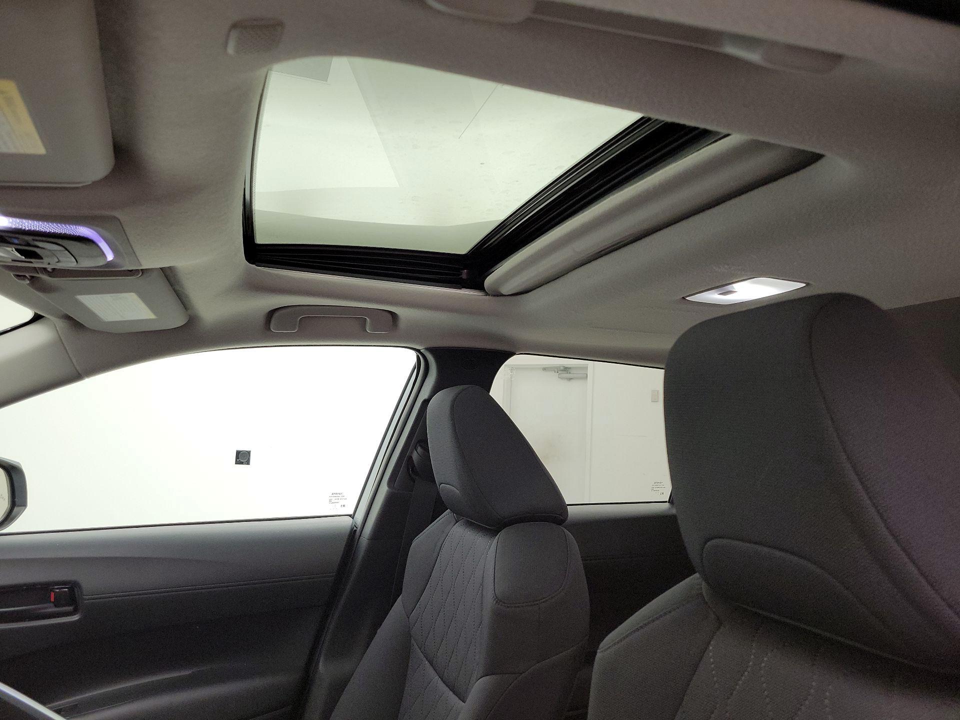 Thumbnail: 2022 Toyota Corolla Cross - 19