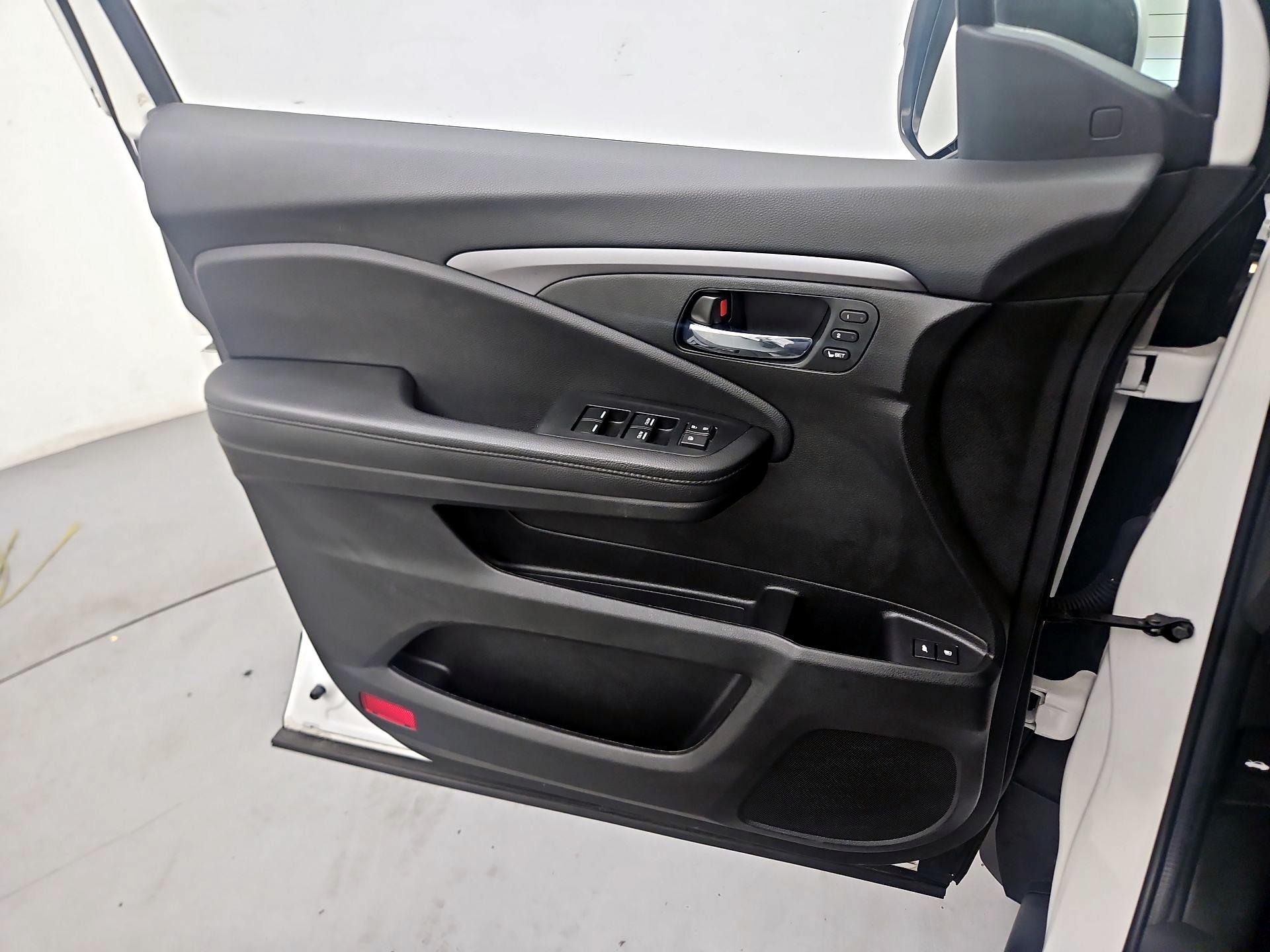 Thumbnail: 2022 Honda Pilot - 12