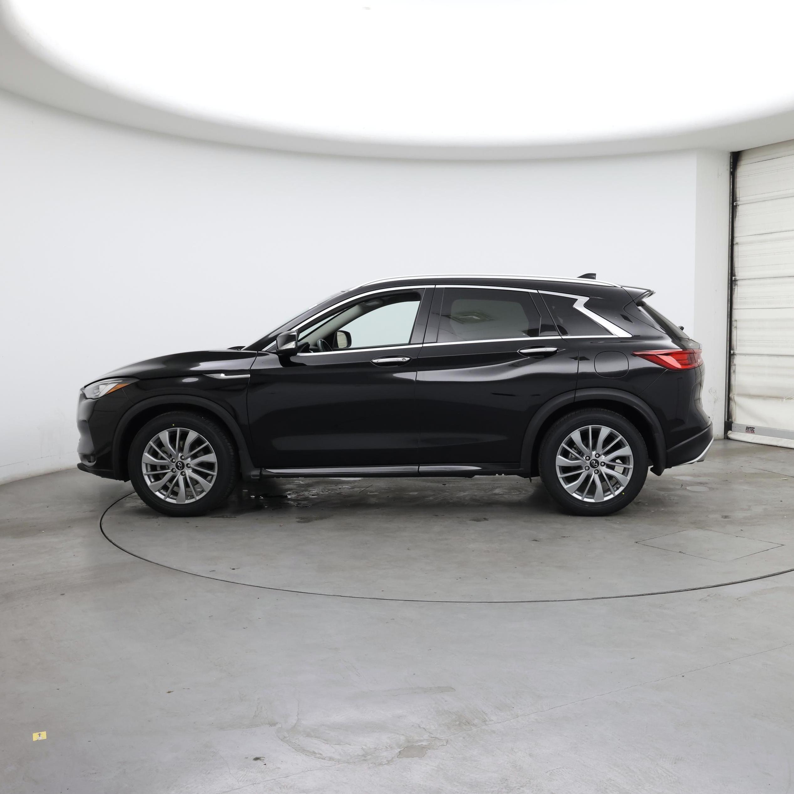 Thumbnail: 2023 INFINITI QX50 - 3