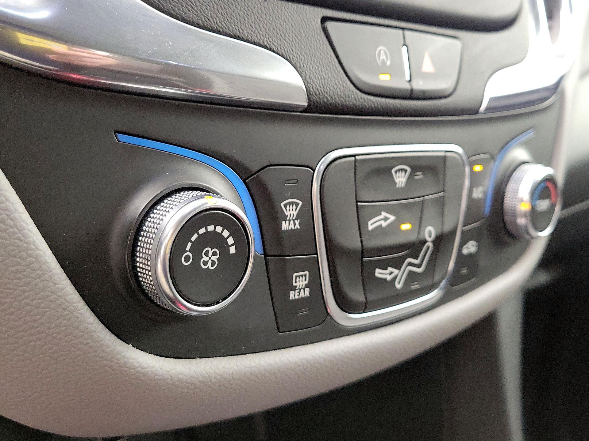 Thumbnail: 2022 Chevrolet Equinox - 16