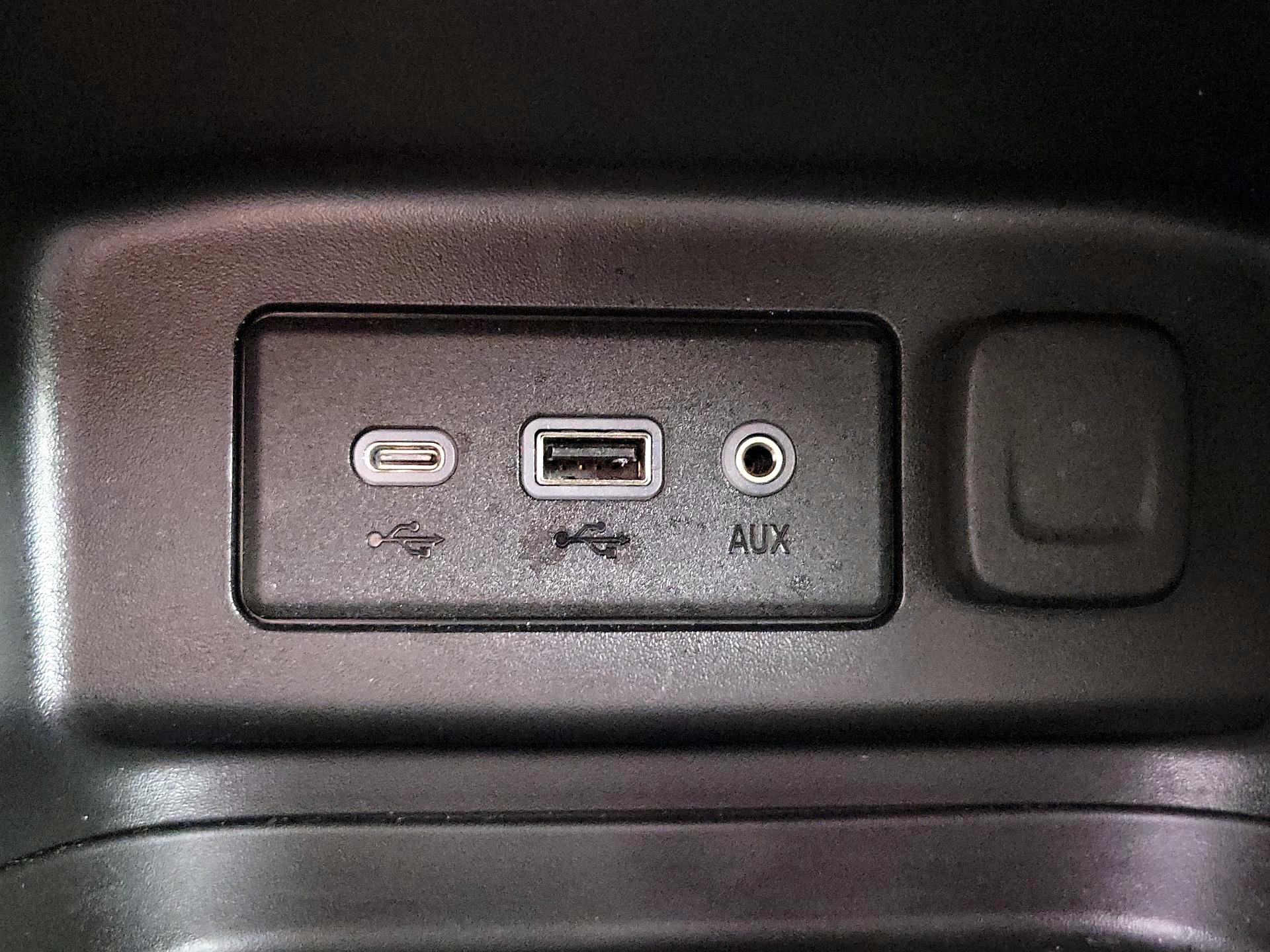 Thumbnail: 2022 Chevrolet Equinox - 18