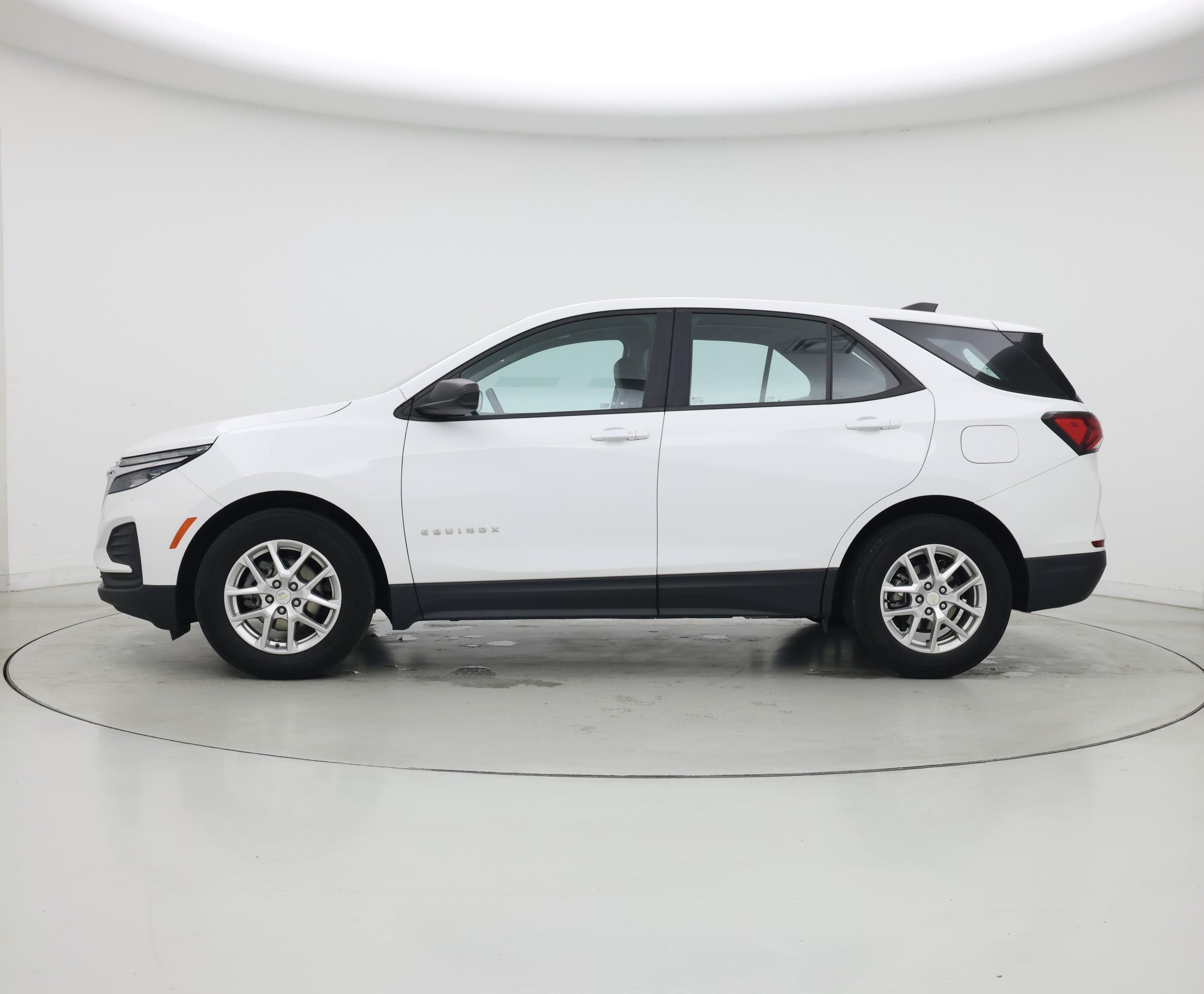 Thumbnail: 2022 Chevrolet Equinox - 3