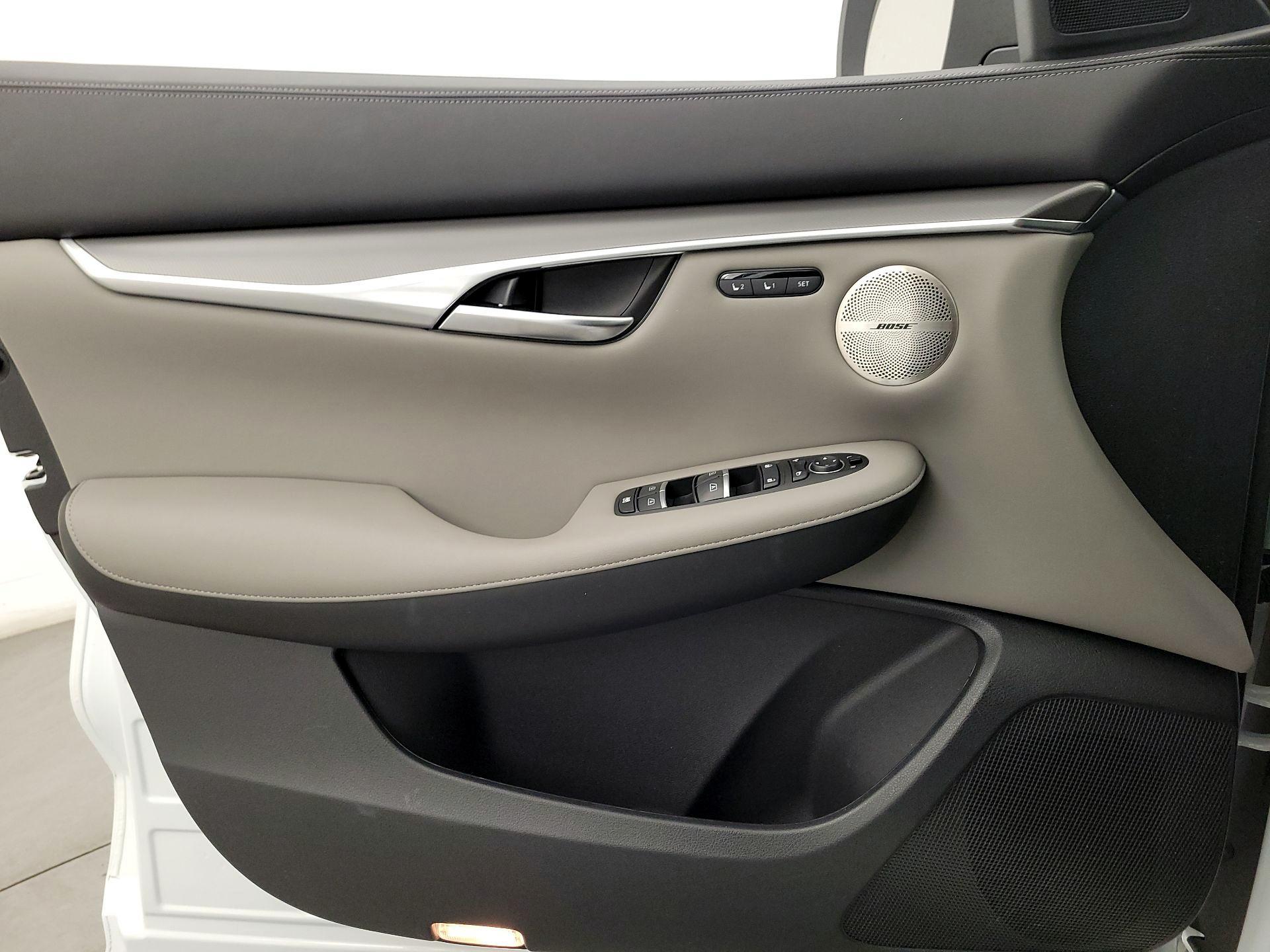 Thumbnail: 2023 INFINITI QX50 - 12