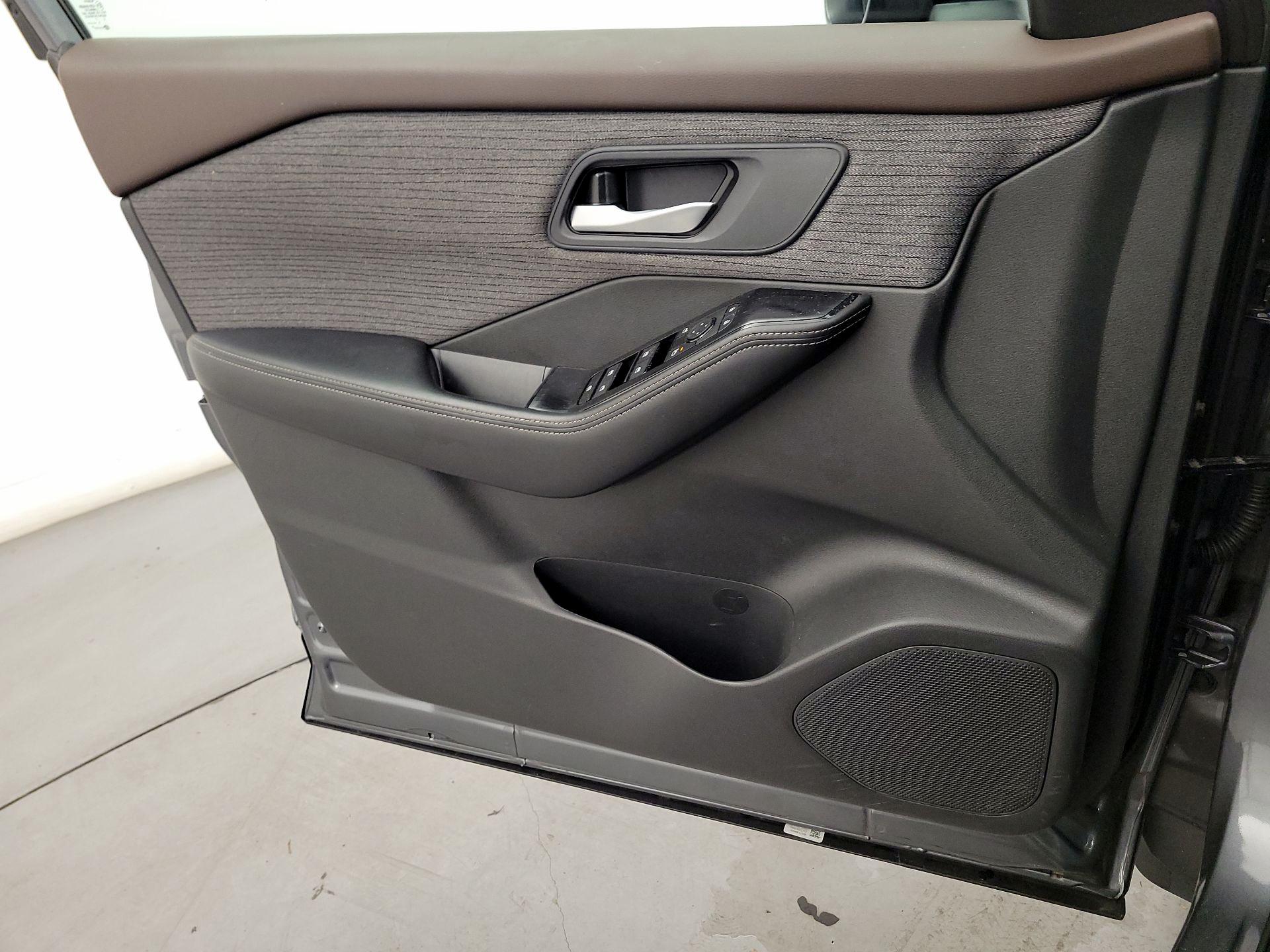 Thumbnail: 2023 Nissan Rogue - 12