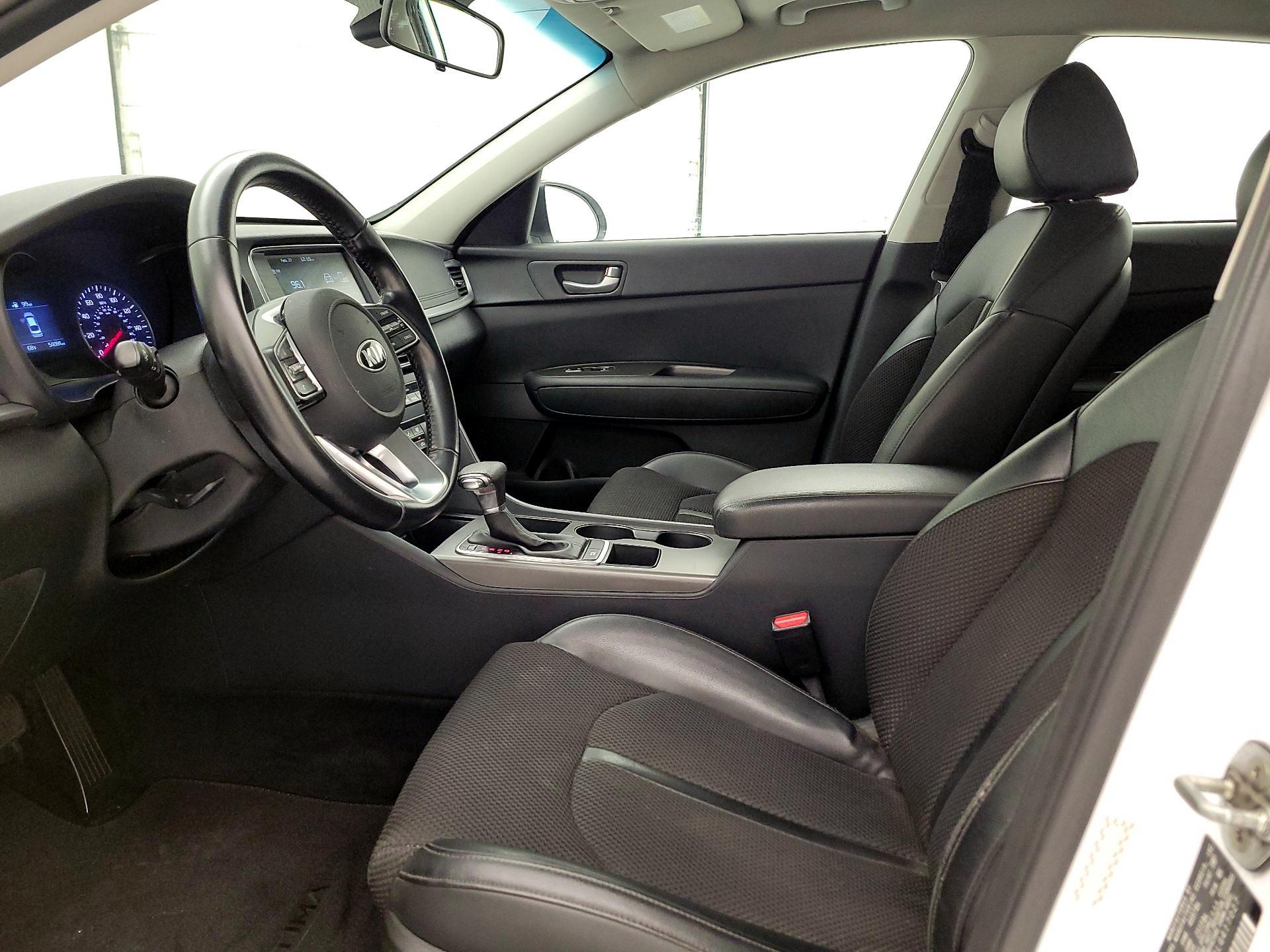 Thumbnail: 2020 Kia Optima - 11