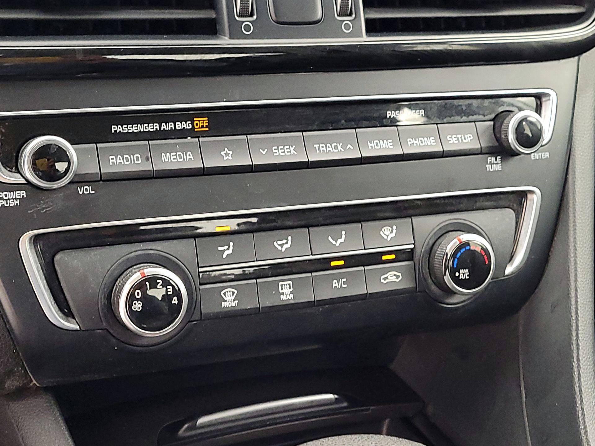 Thumbnail: 2020 Kia Optima - 16