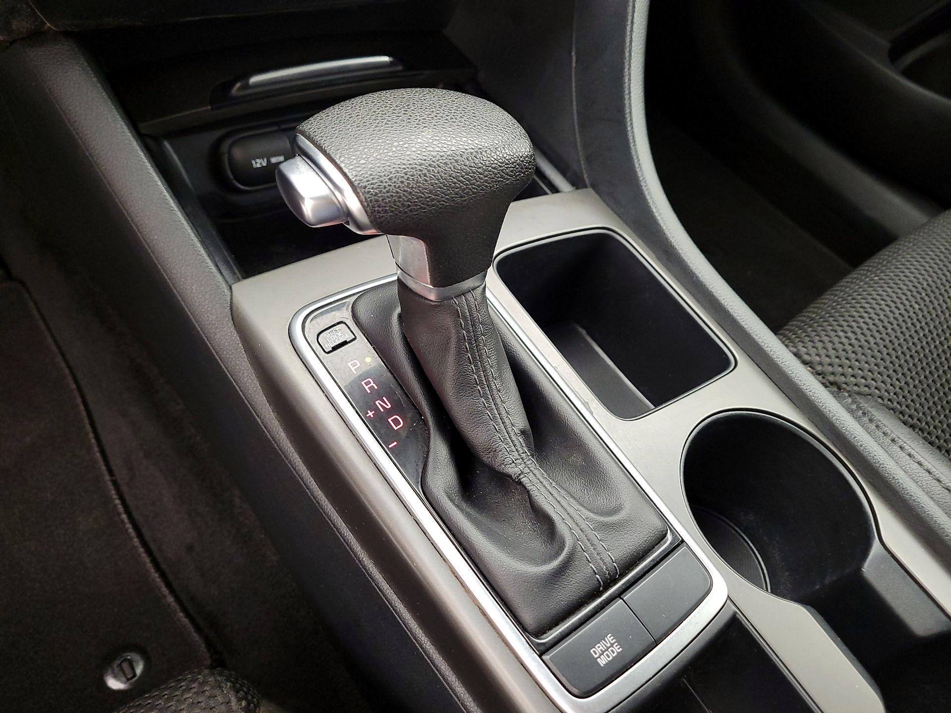 Thumbnail: 2020 Kia Optima - 17