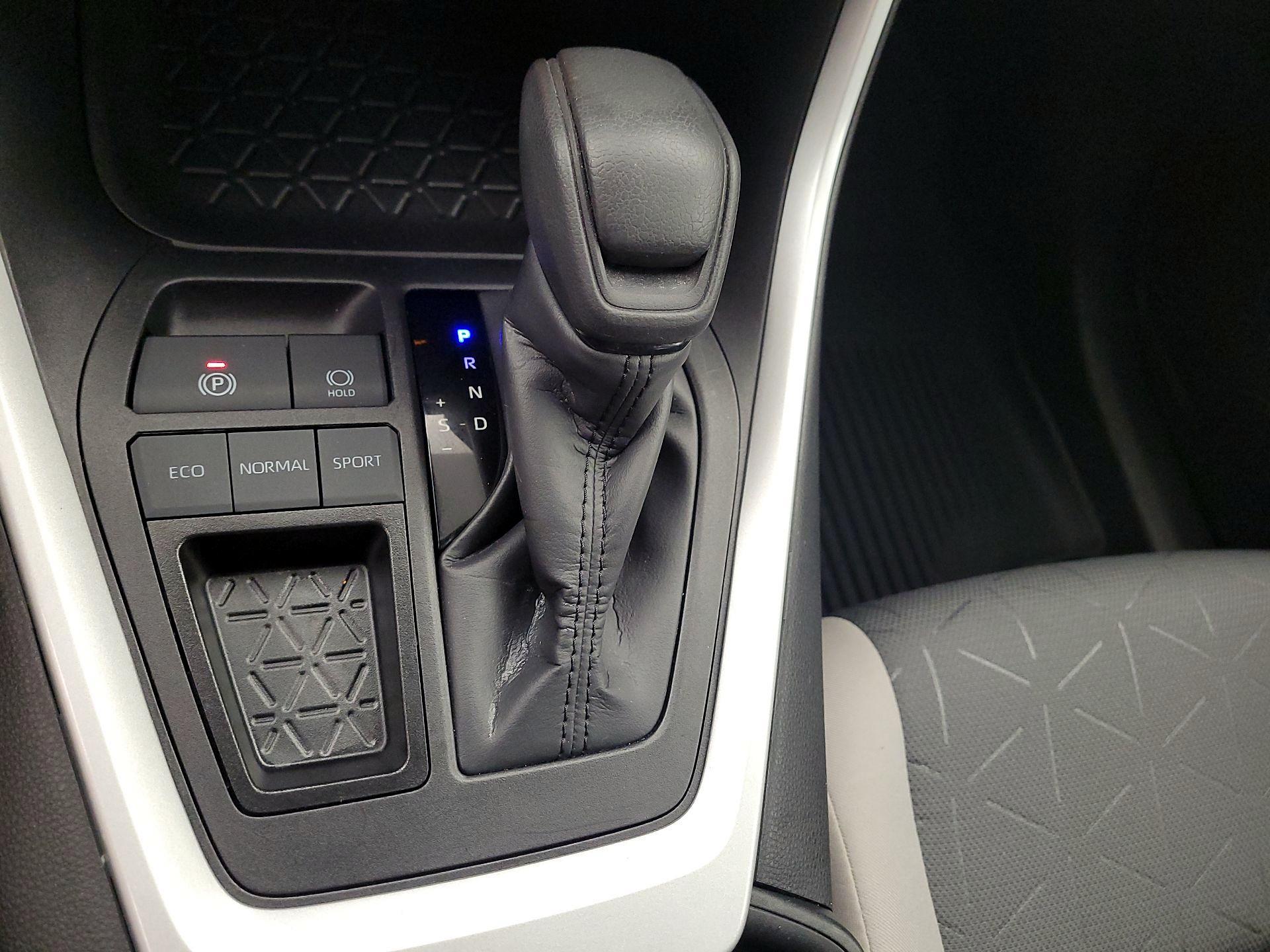 Thumbnail: 2024 Toyota RAV4 - 17