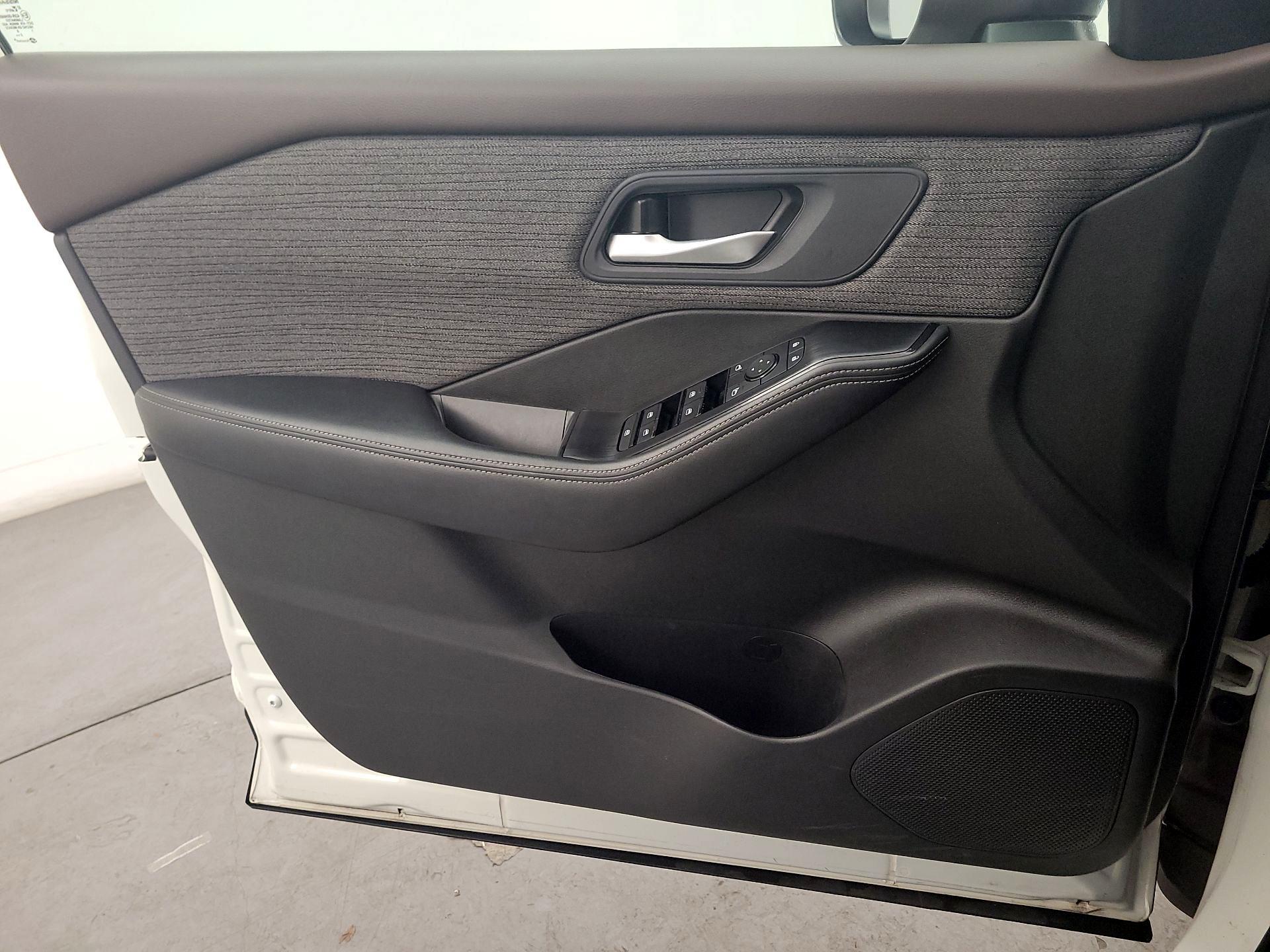 Thumbnail: 2023 Nissan Rogue - 12