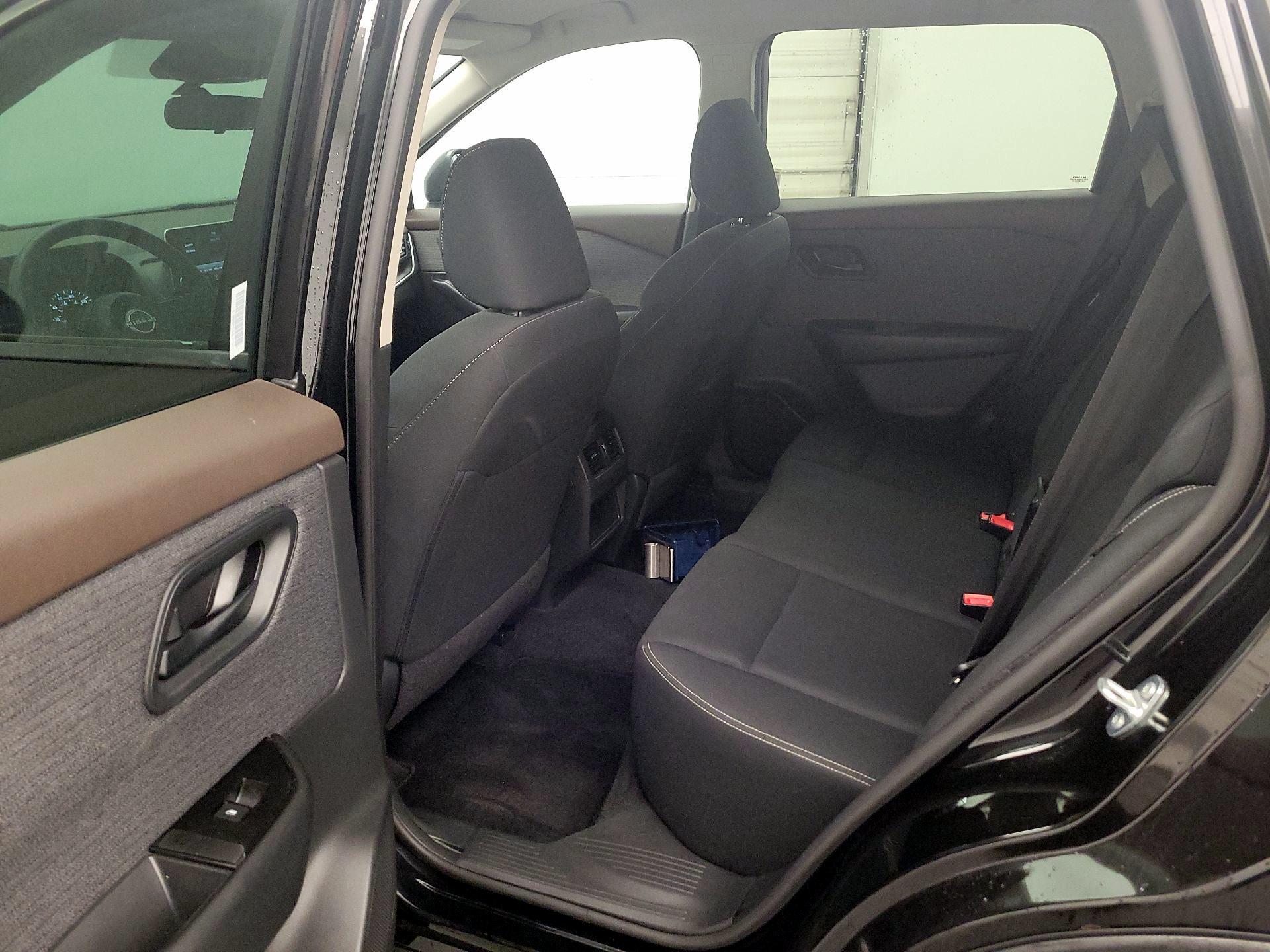 Thumbnail: 2023 Nissan Rogue - 18