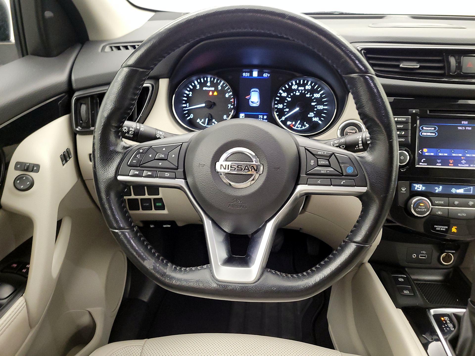 Thumbnail: 2021 Nissan Rogue Sport - 10