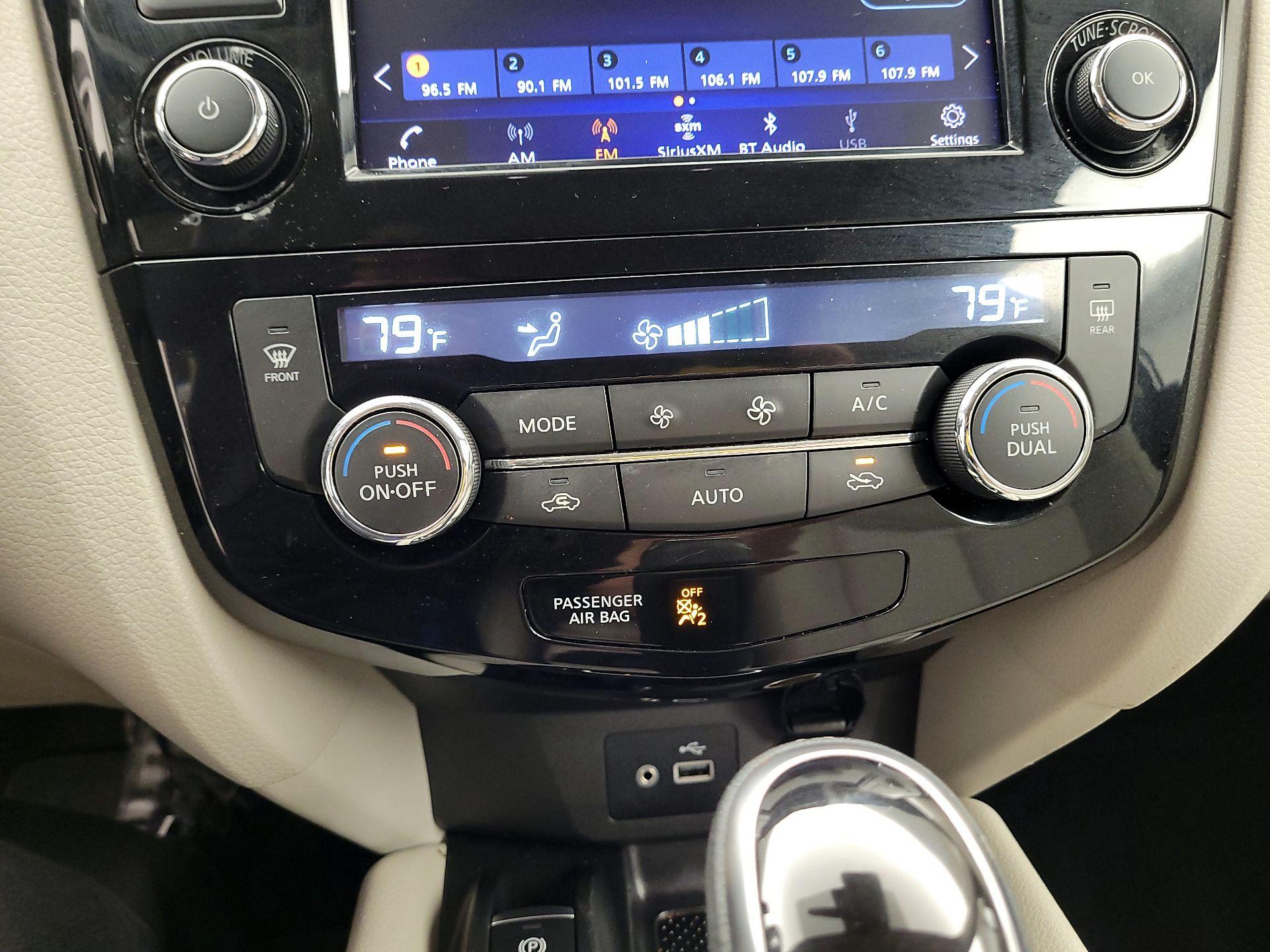 Thumbnail: 2021 Nissan Rogue Sport - 16