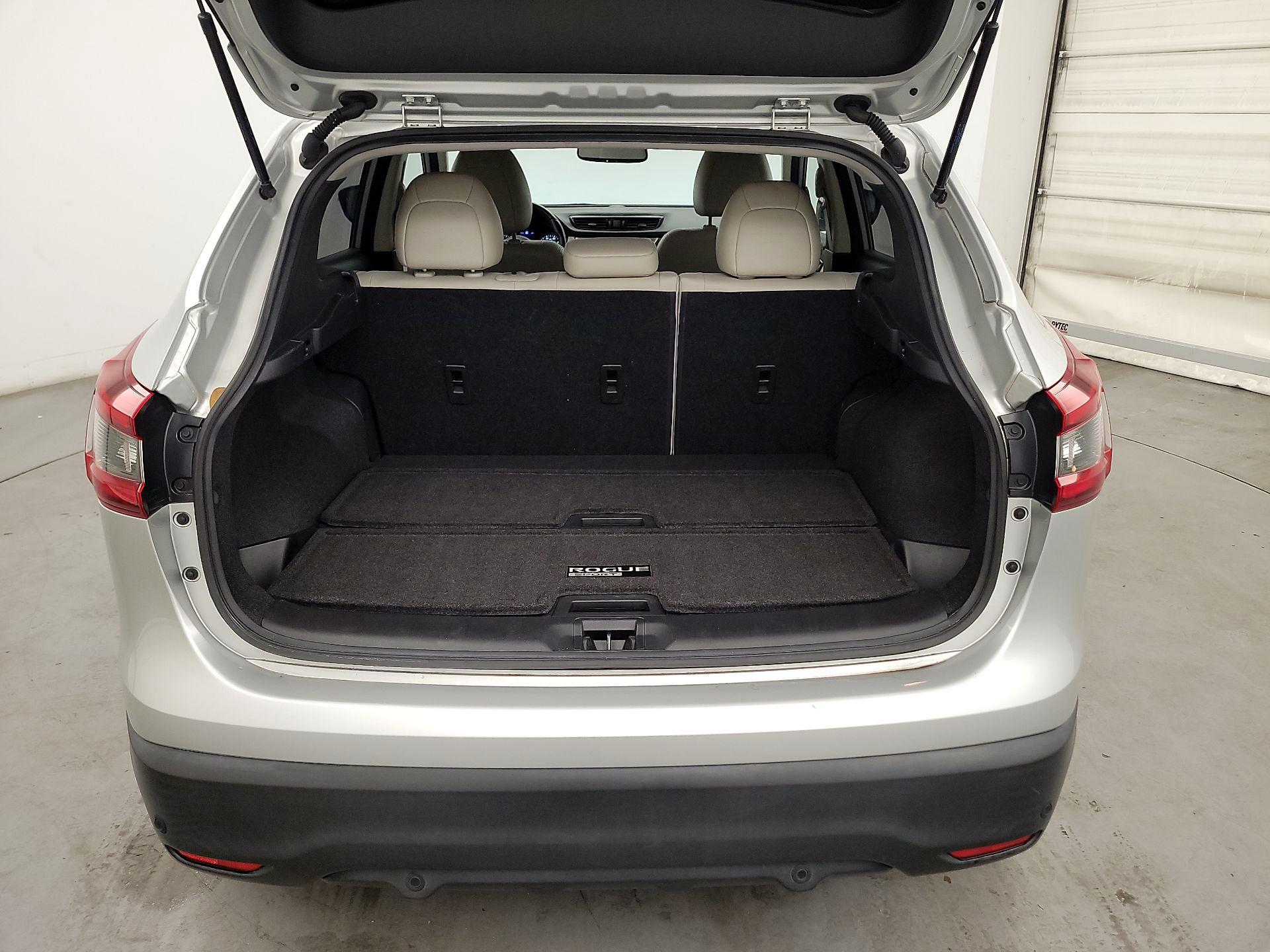 Thumbnail: 2021 Nissan Rogue Sport - 20